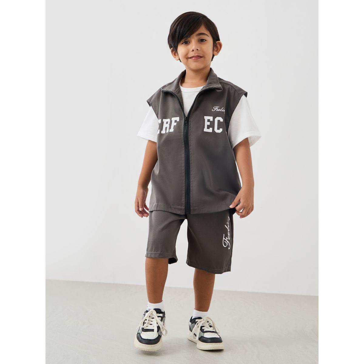 مجموعة من شورت وجاكيت مع تيشيرت بأكمام قصيرة-boys-clothing-setsandcoords-image-2