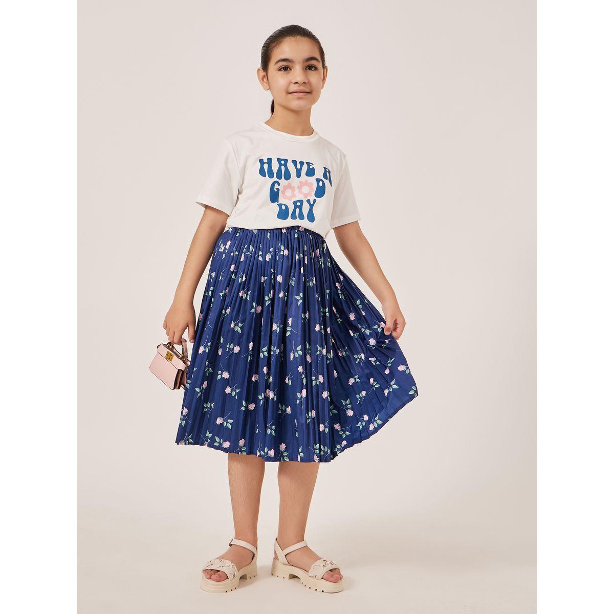 تنورة مطبعة بالكامل مع تيشيرت بطبعة كتابة-girls-clothing-setsandcoords-image-1
