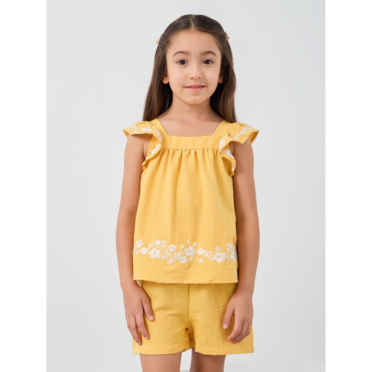 مجموعة من شورت وبلوزة بأكمام كشكش-girls-clothing-setsandcoords-image-2