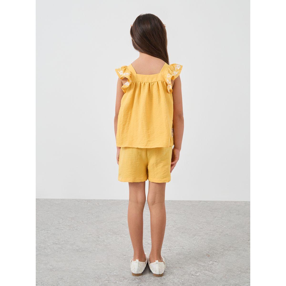 مجموعة من شورت وبلوزة بأكمام كشكش-girls-clothing-setsandcoords-image-4