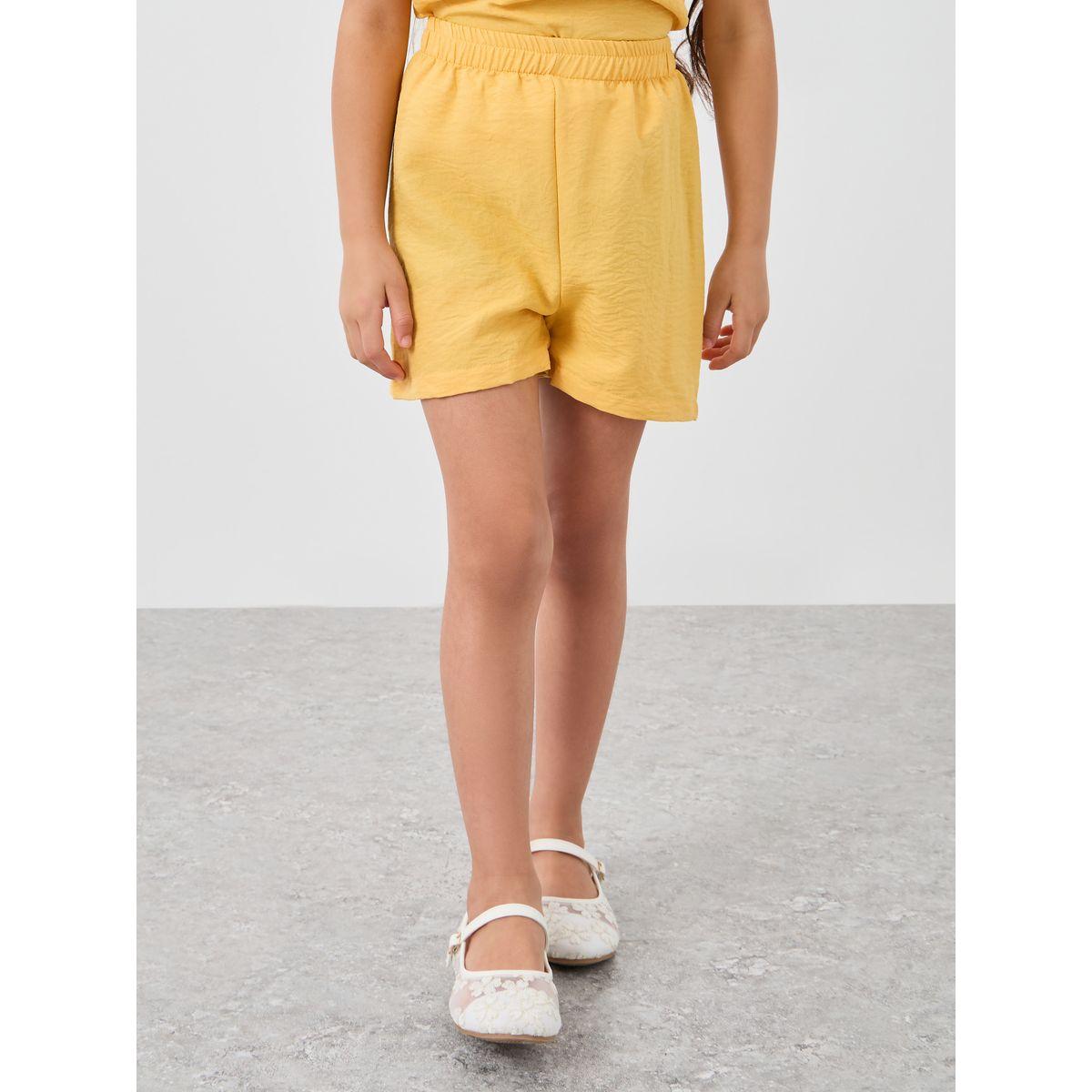 مجموعة من شورت وبلوزة بأكمام كشكش-girls-clothing-setsandcoords-image-5
