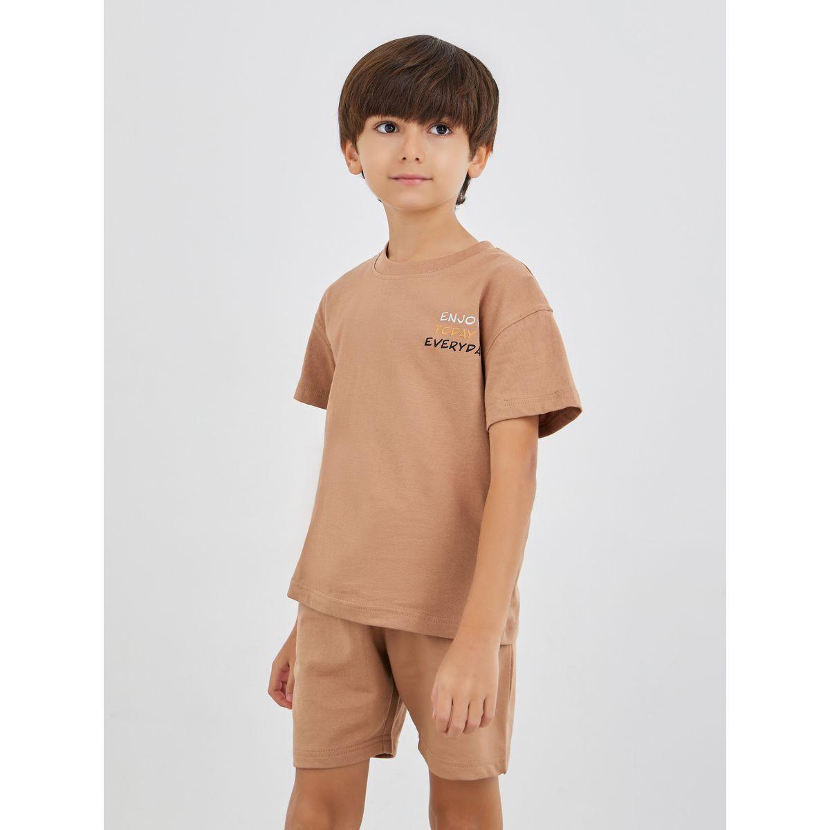 مجموعة من شورت وتيشيرت بطبعة كتابة-boys-clothing-setsandcoords-image-2