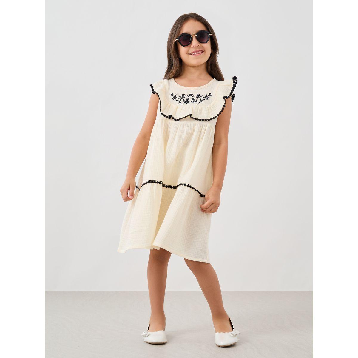 فستان بطول الركبة وبدون أكمام مع تفاصيل مُنمقة-girls-clothing-dressesandjumpsuits-image-1