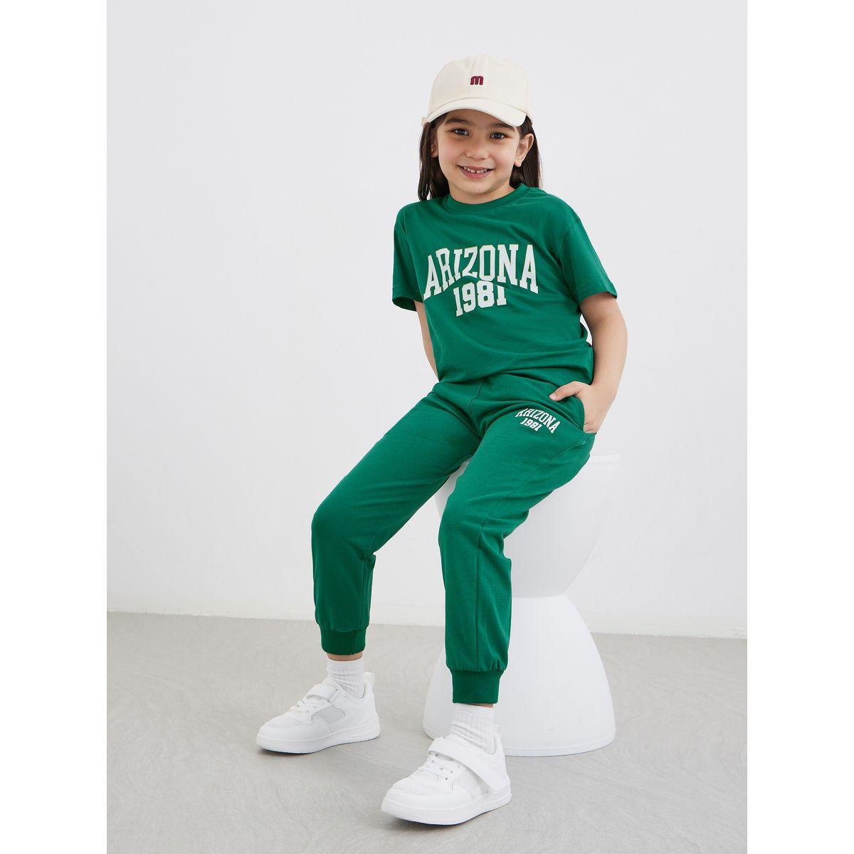 طقم منسق من جوغر وتيشيرت مُطبع-girls-clothing-setsandcoords-image-1