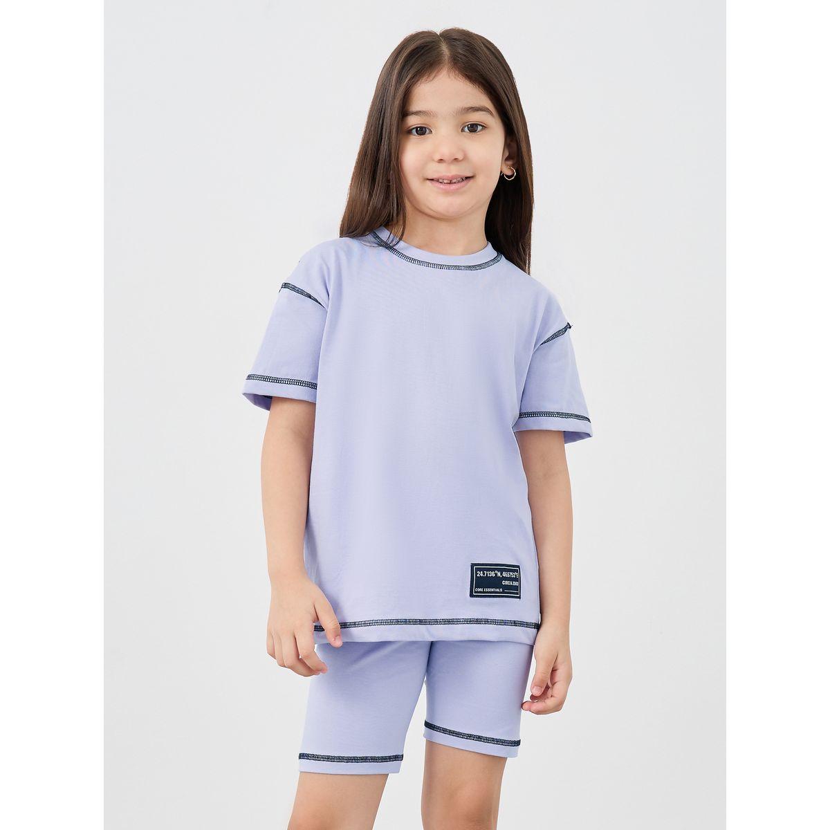 مجموعة من شورت وتيشيرت فضفاض مزين بشارة-girls-clothing-setsandcoords-image-2