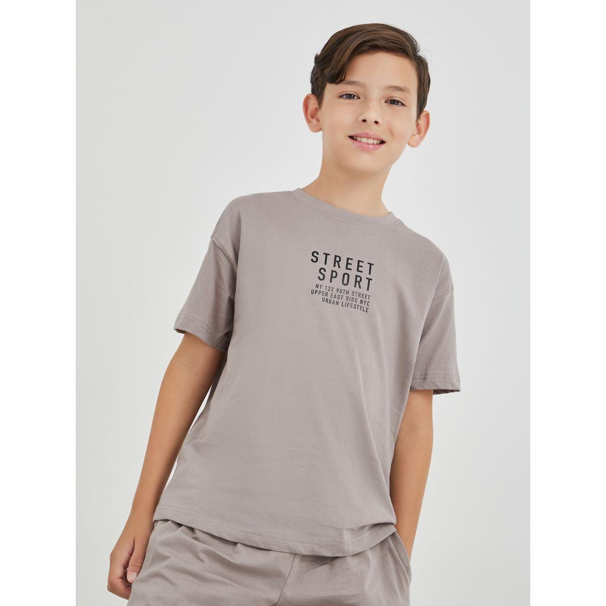 مجموعة من شورت وتيشيرت فضفاض بطبعة كتابة-boys-clothing-setsandcoords-image-2