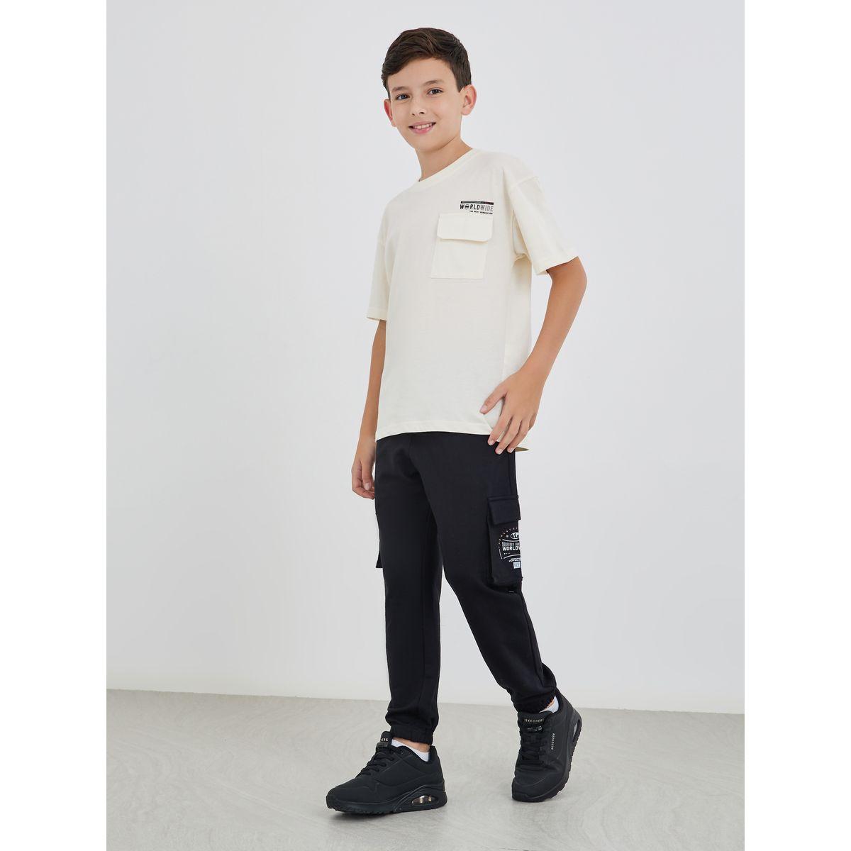 مجموعة من جوغر وتيشيرت فضفاض بجيب على الصدر-boys-clothing-setsandcoords-image-1