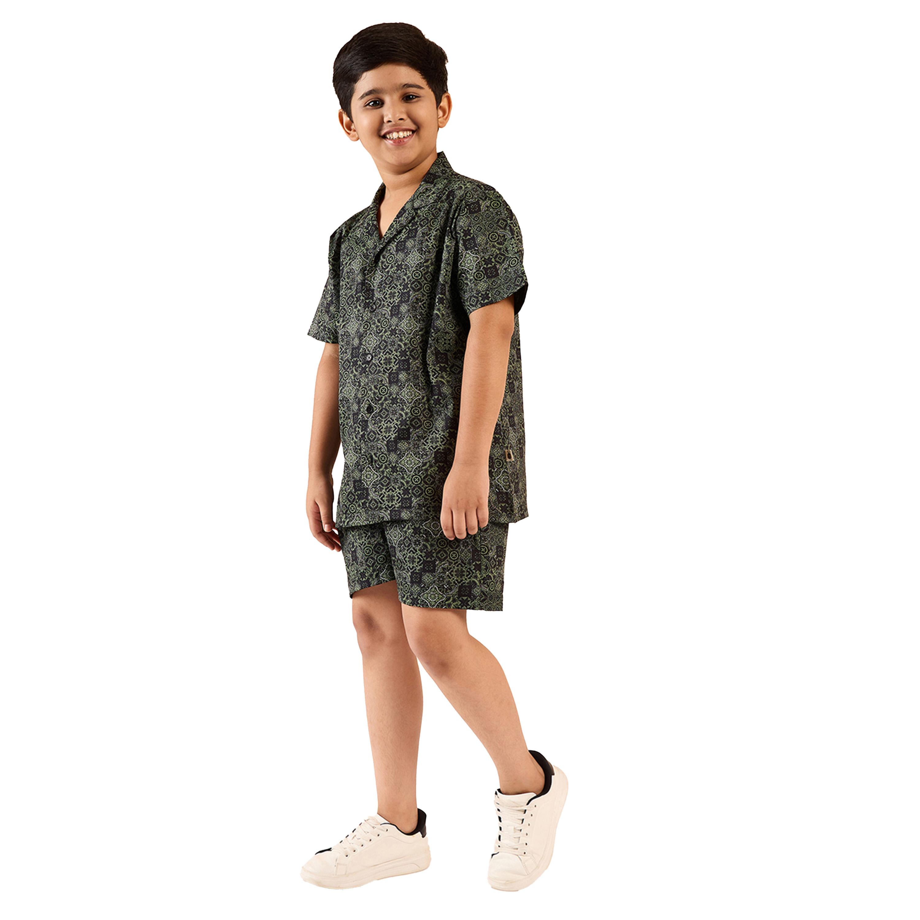 ستايلو باغ × ستايلي- طقم قميص وشورت بأكمام قصيرة من رايون للأولاد-boys-clothing-setsandcoords-image-3