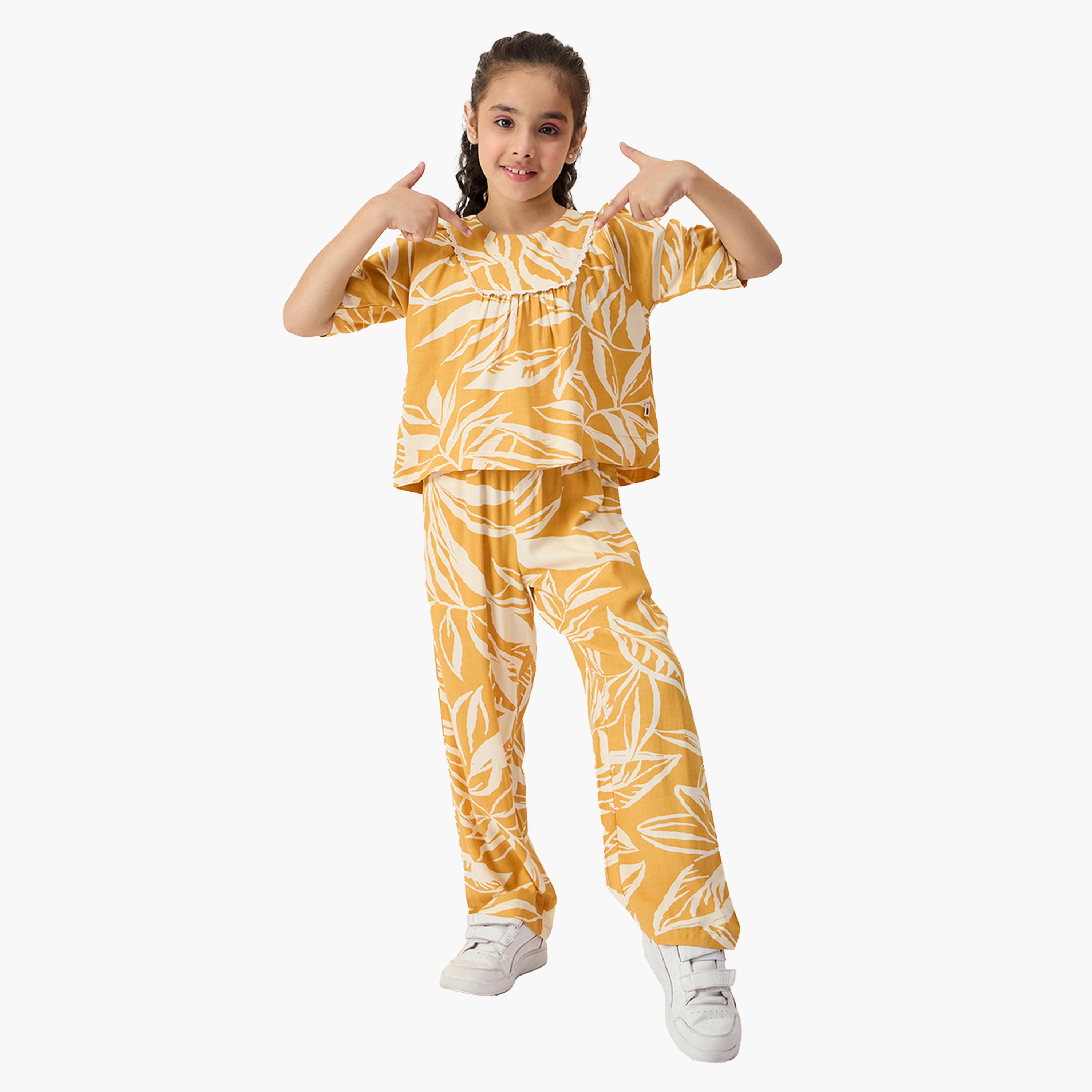 ستايلو باغ × ستايلي-  طقم بلوزة وبنطال ياقة دائرية وطبعة زهور-girls-clothing-setsandcoords-image-1