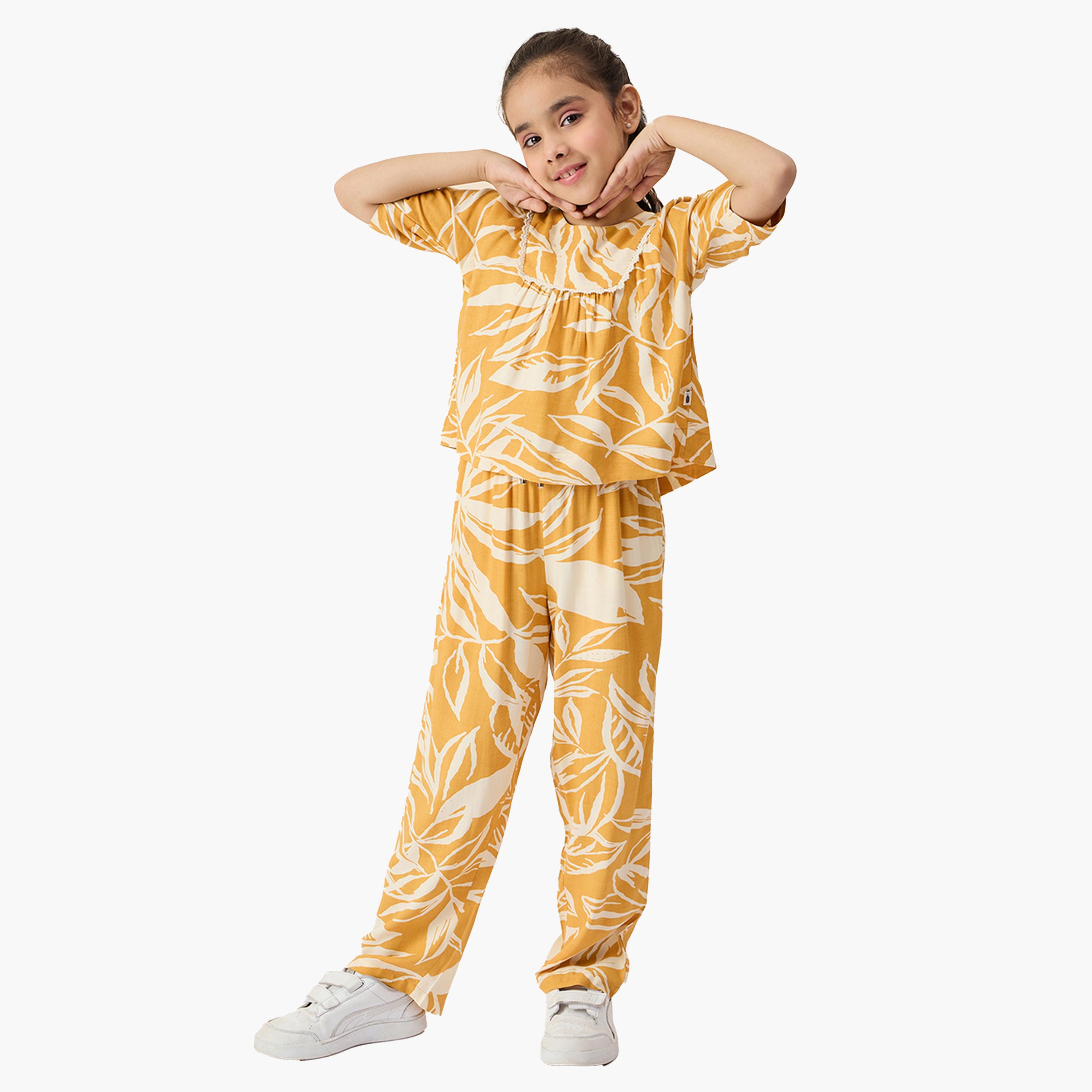 ستايلو باغ × ستايلي-  طقم بلوزة وبنطال ياقة دائرية وطبعة زهور-girls-clothing-setsandcoords-image-2