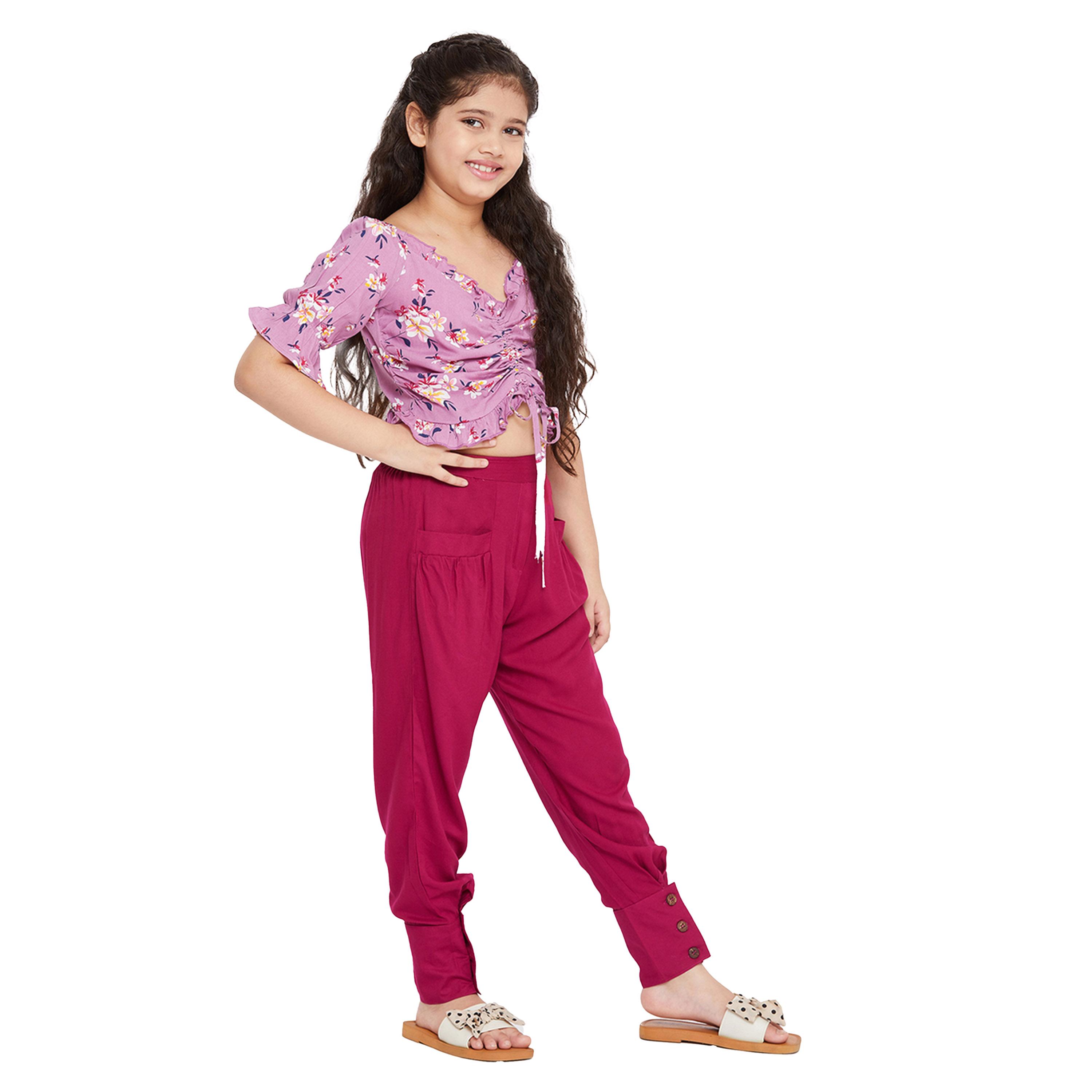 ستايلو باغ × ستايلي- طقم قميص وسروال بطبعة زهور وياقة على شكل حرف V-girls-clothing-setsandcoords-image-4