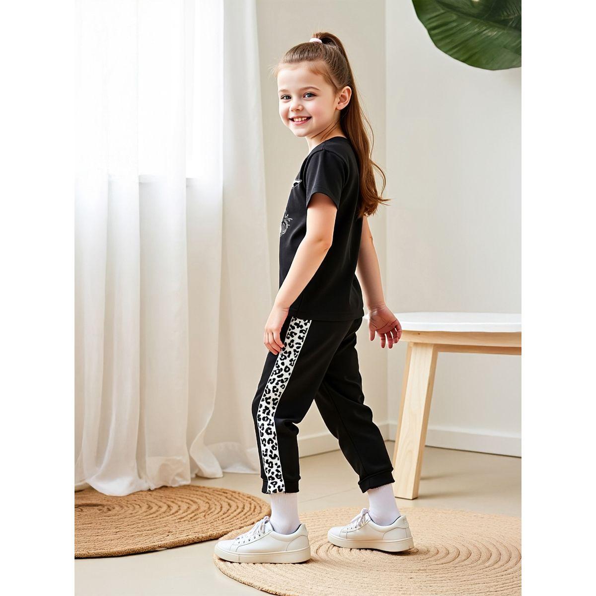 Styli Kids 2pcs Graphic Print Short Sleeve T-Shirt and Jogger Pants-girls-clothing-setsandcoords-image-2