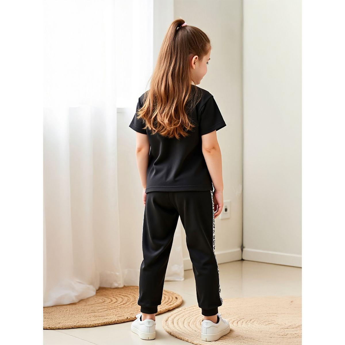 Styli Kids 2pcs Graphic Print Short Sleeve T-Shirt and Jogger Pants-girls-clothing-setsandcoords-image-4