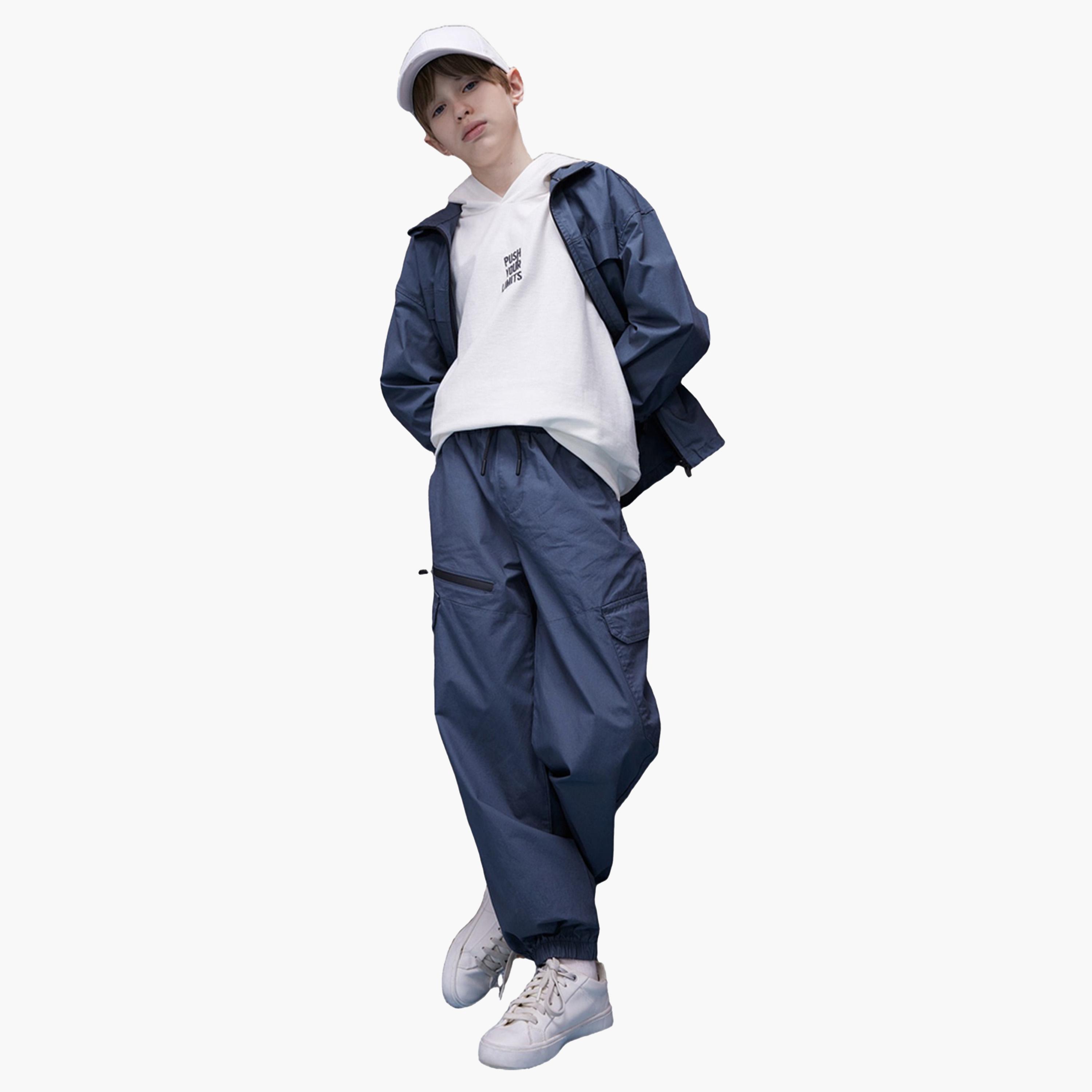 ديفاكتو × ستايلي-  تي شيرت أبيض للأطفال من القطن بغطاء رأس وتصميم مطرز-boys-clothing-tshirtsandpolos-image-6