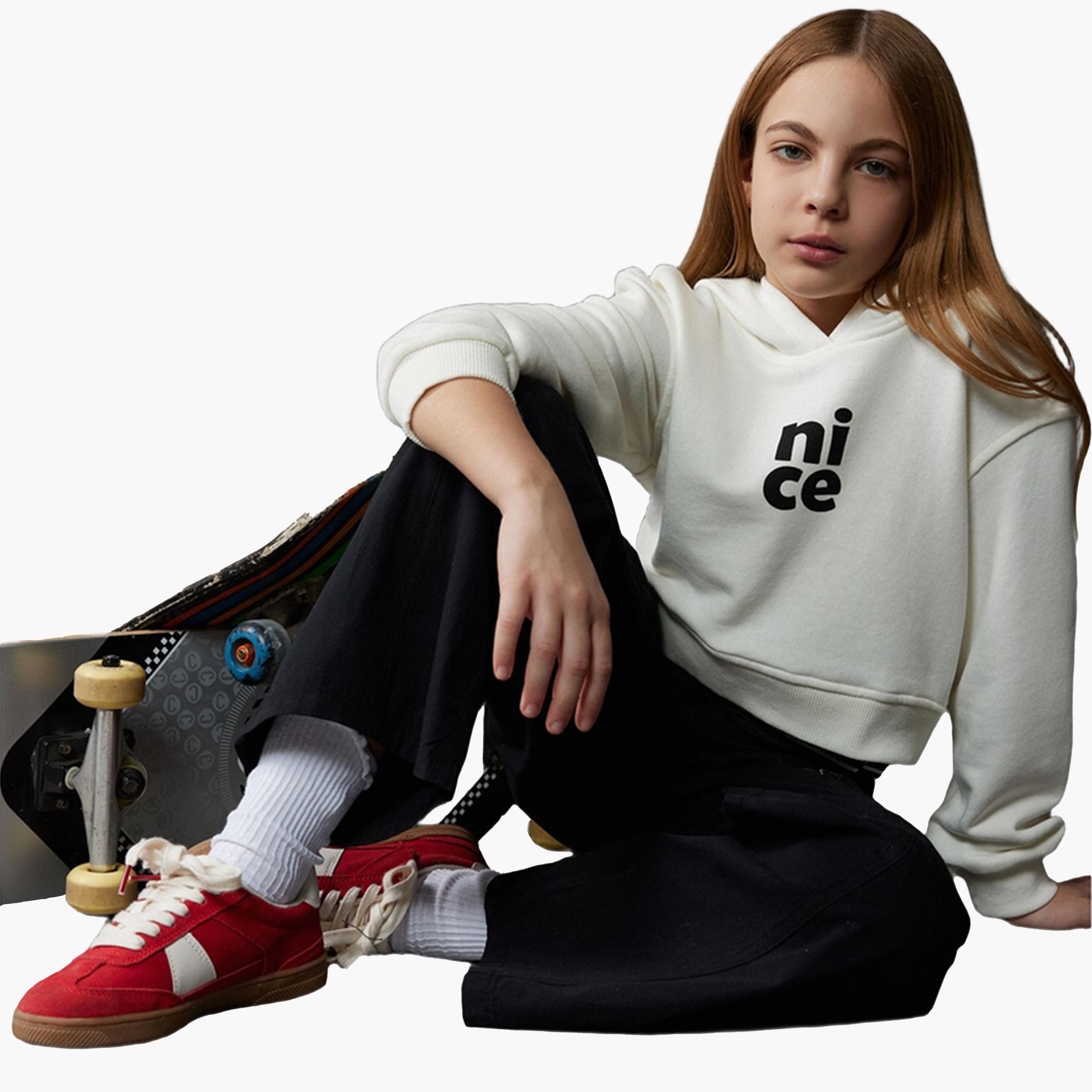 ديفاكتو × ستايلي-  سويت شيرت بغطاء رأس مطبوع للأطفال-girls-clothing-sweatshirts-image-4