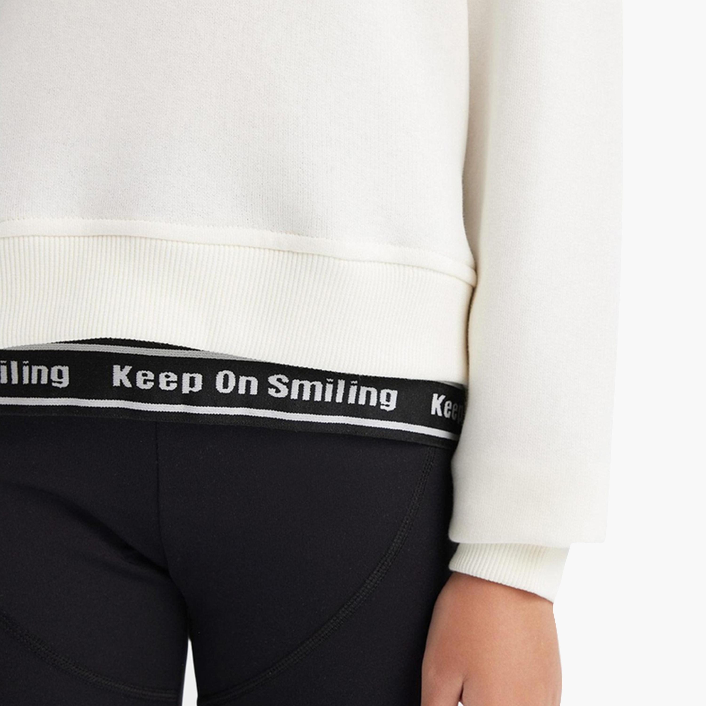 ديفاكتو × ستايلي-  سويت شيرت بغطاء رأس مطبوع للأطفال-girls-clothing-sweatshirts-image-6
