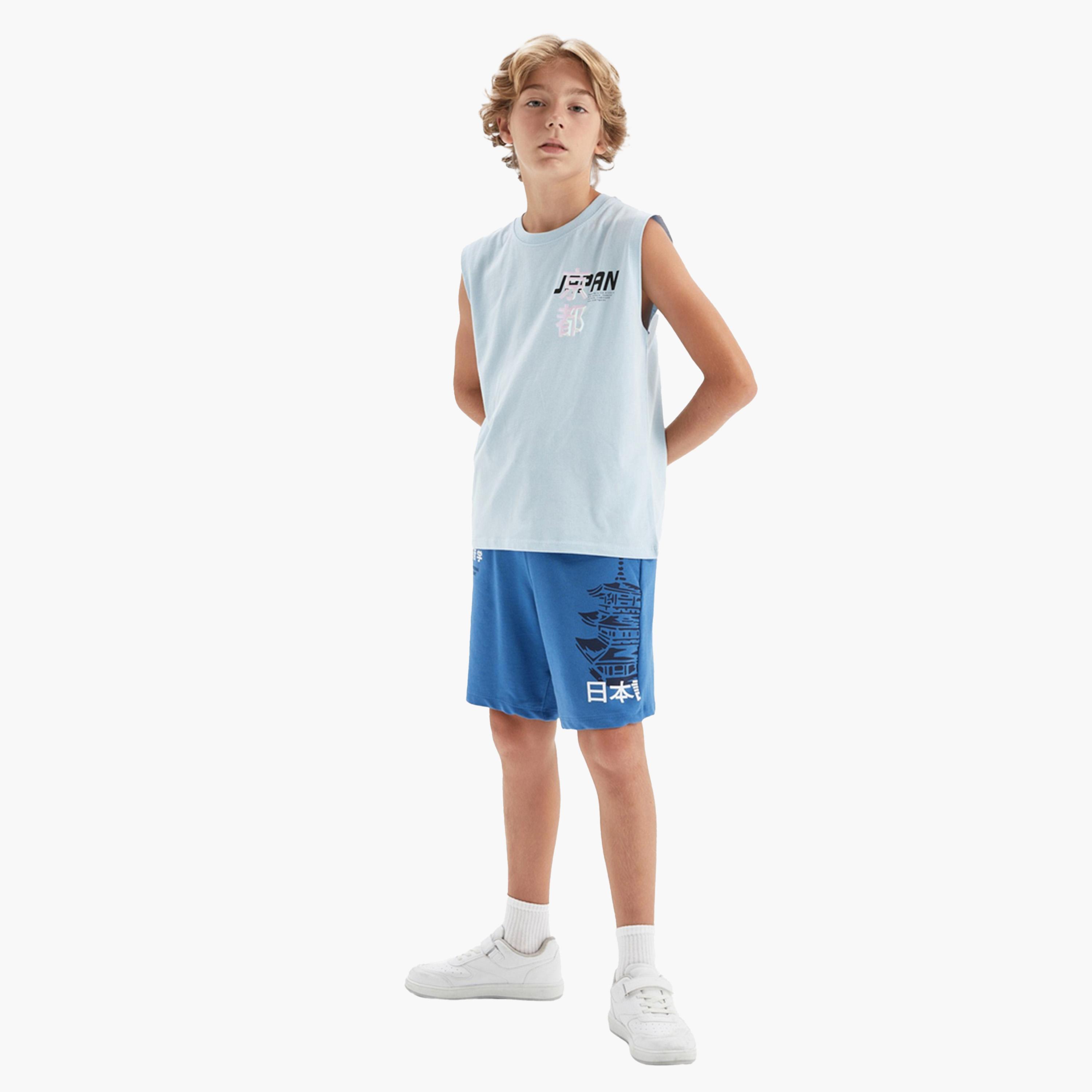 ديفاكتو × ستايلي-  شورت قصير قصّة عادية مطبوع عليه شعار للأطفال باللون الأزرق-boys-clothing-bottoms-shorts-image-4