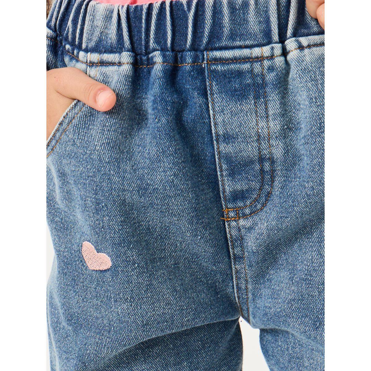 جينز مُطرّز بنقشة قلوب وخصر مطاطي-girls-clothing-bottoms-jeansandjeggings-image-3
