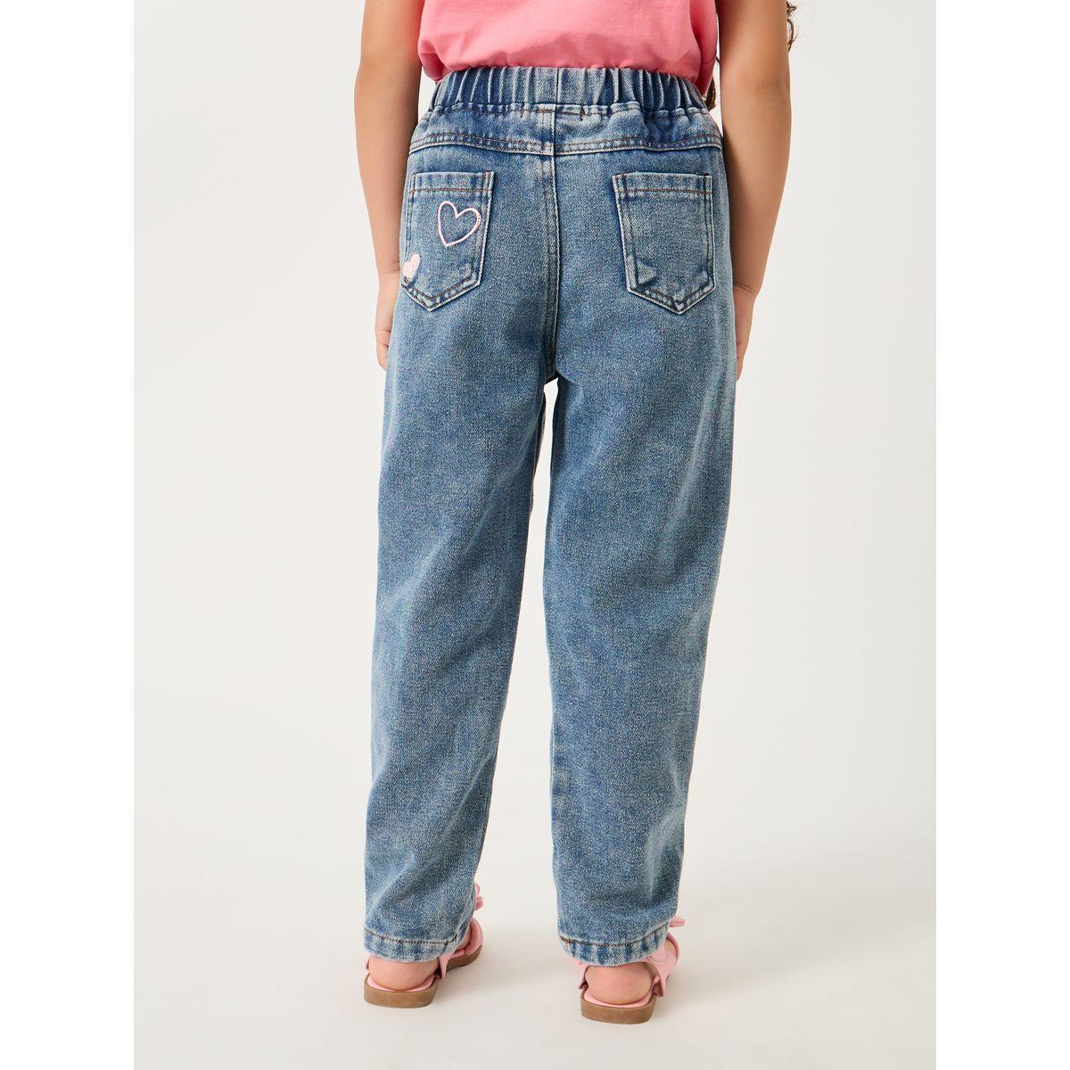 جينز مُطرّز بنقشة قلوب وخصر مطاطي-girls-clothing-bottoms-jeansandjeggings-image-4