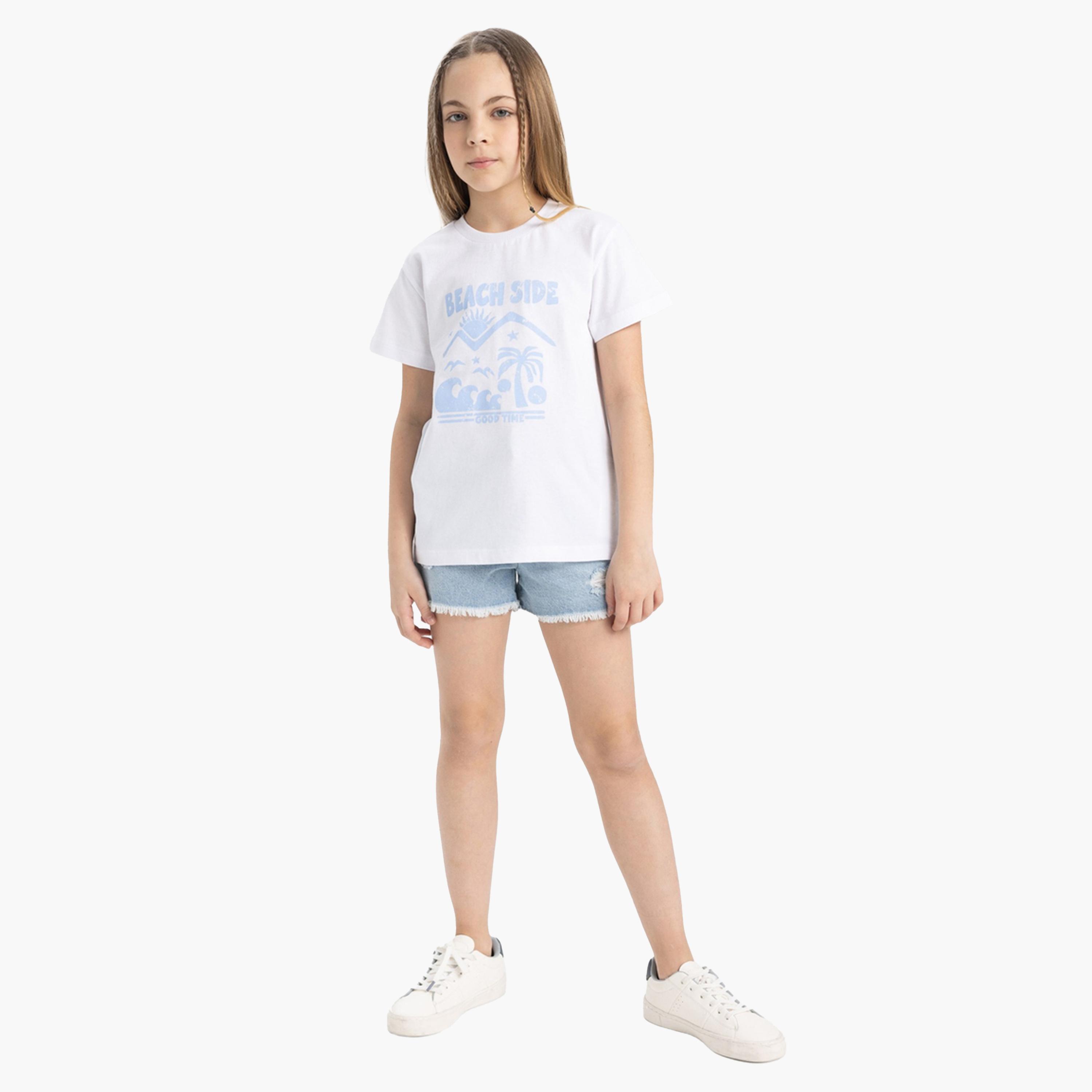 ديفاكتو × ستايلي-  تي شيرت أبيض بأكمام قصيرة مطبوع عليه صورة شاطئ للأطفال-girls-clothing-tshirts-image-2