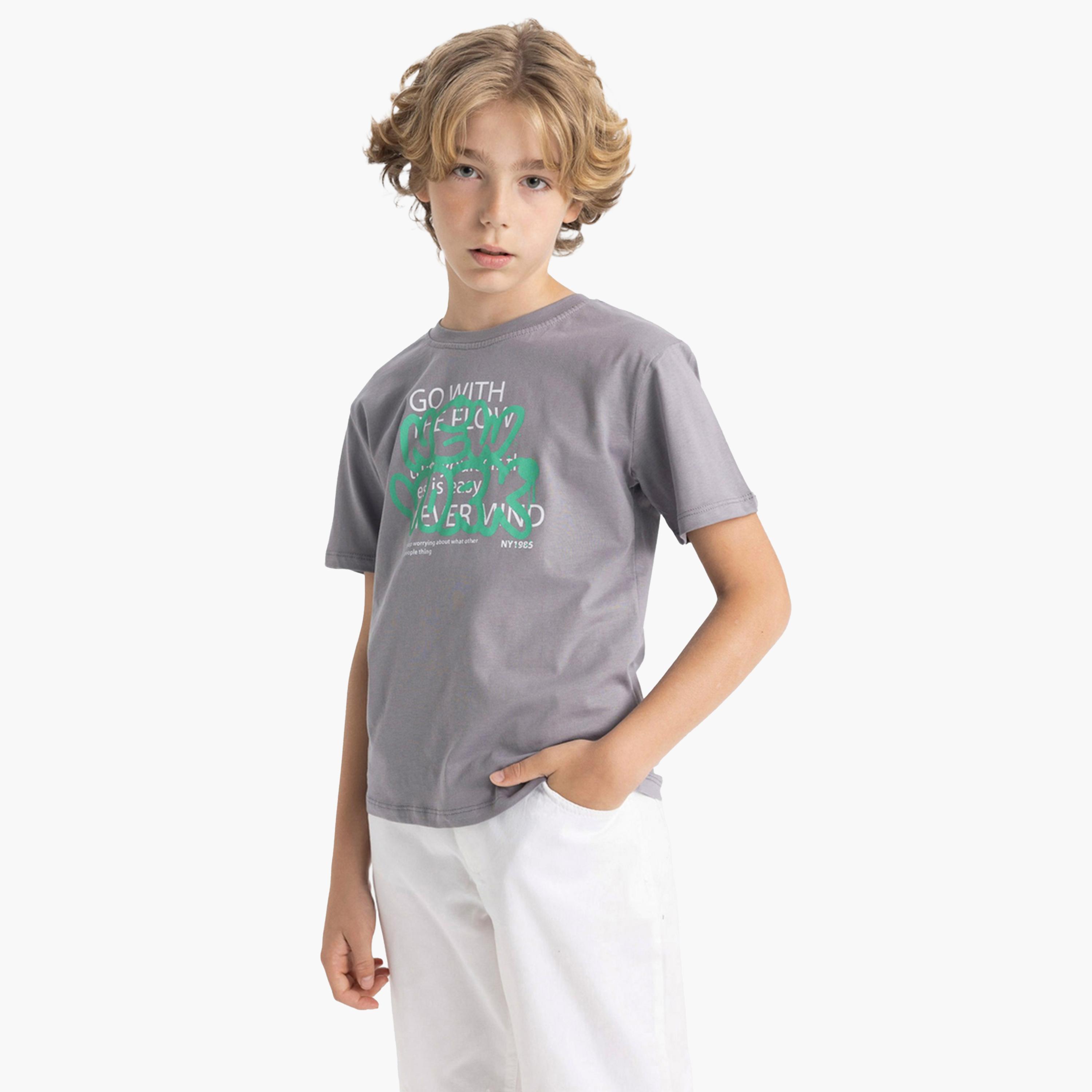 ديفاكتو × ستايلي-  تي شيرت أطفال مطبوع بأكمام قصيرة ورقبة دائرية-boys-clothing-tshirtsandpolos-image-3