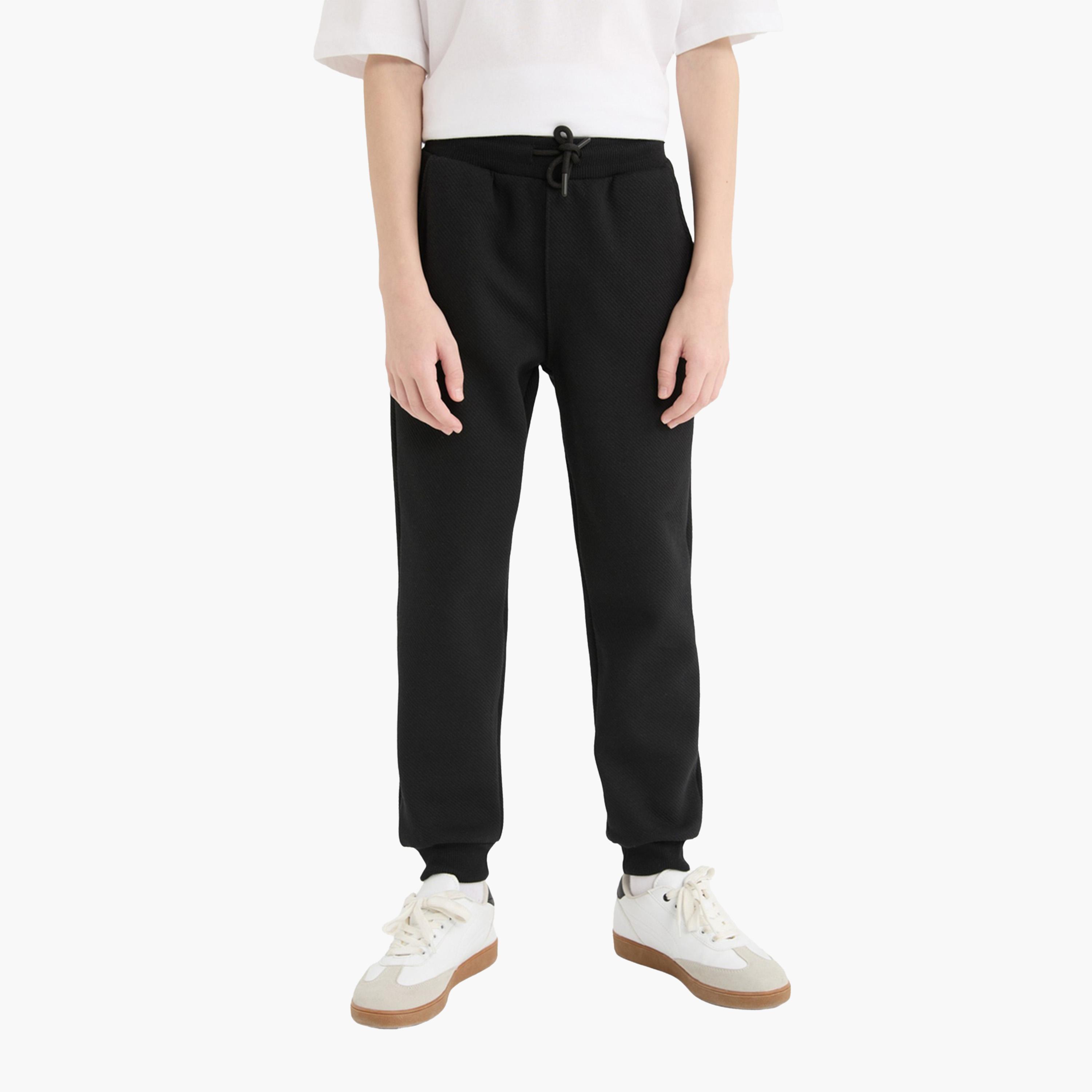 ديفاكتو × ستايلي-  بنطال رياضي أسود مضلع بقصة عادية للأطفال-boys-clothing-bottoms-joggersandtrackpants-image-1
