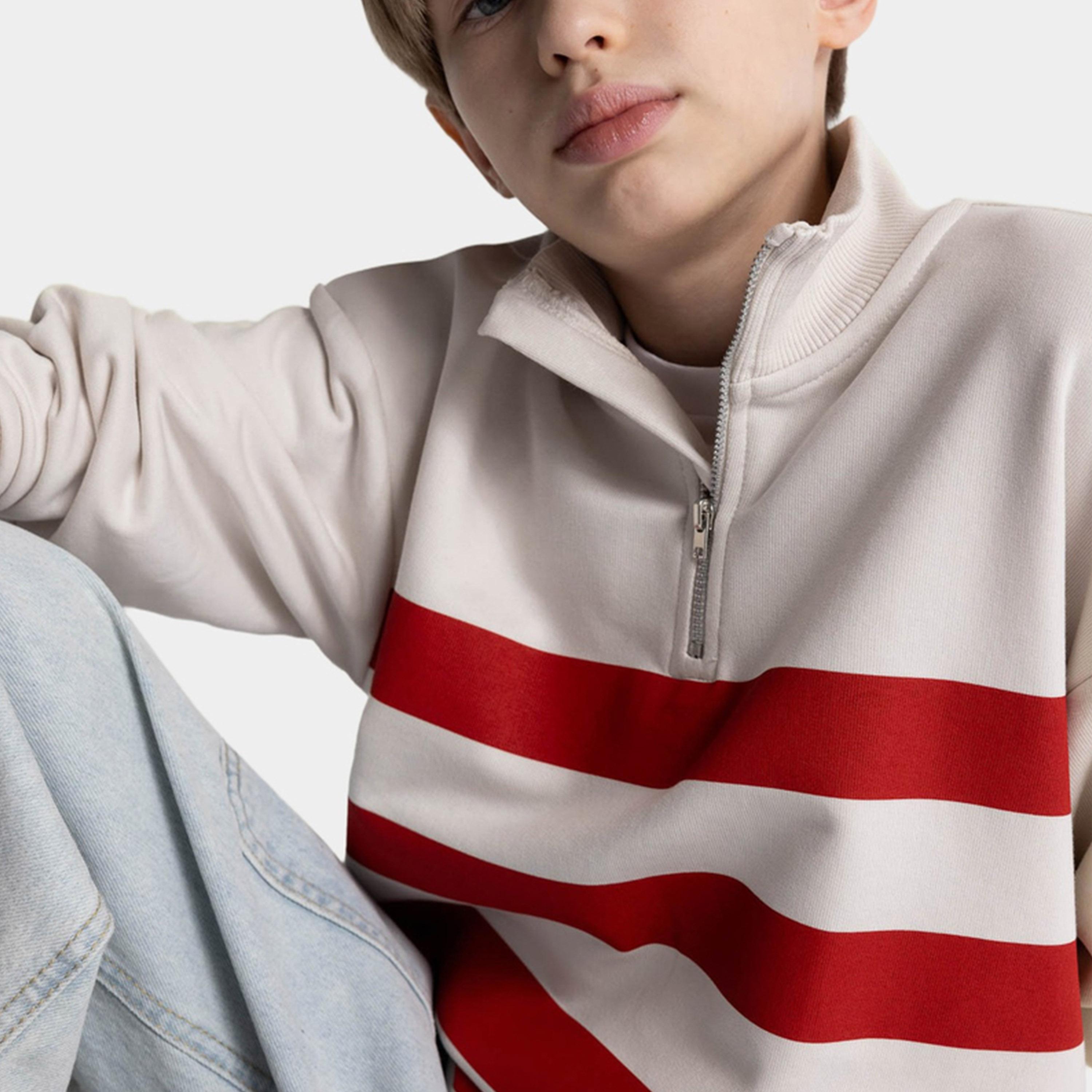 ديفاكتو × ستايلي-  سويت شيرت مخطط للأطفال بقصة عادية-boys-clothing-sweatshirts-image-4