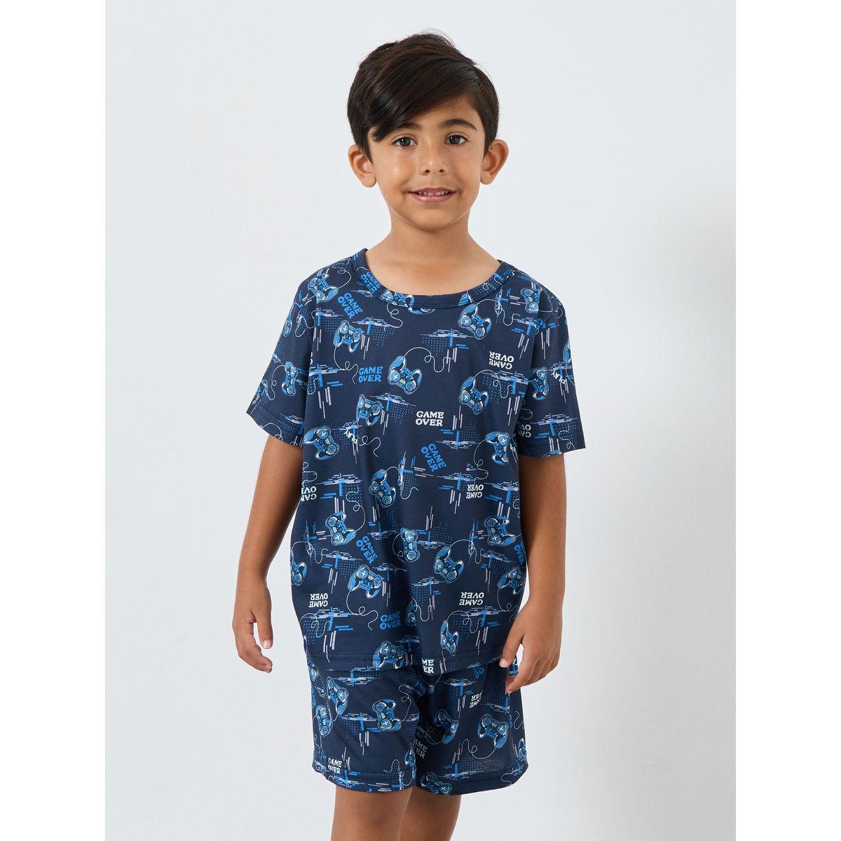 طقم بيجاما من بنطال وشورت مع تيشيرت بطبعة كاملة-boys-clothing-nightwear-image-3