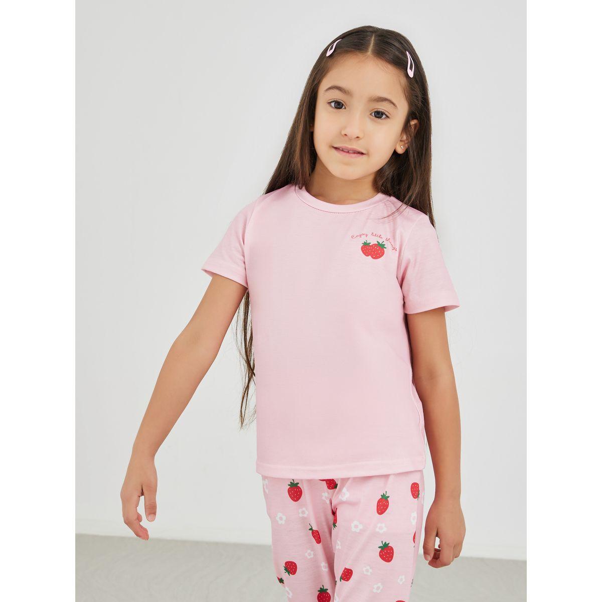 طقم بيجاما من بنطال وتيشيرت بطبعة جرافيك وياقة دائرية-girls-clothing-nightwear-image-2