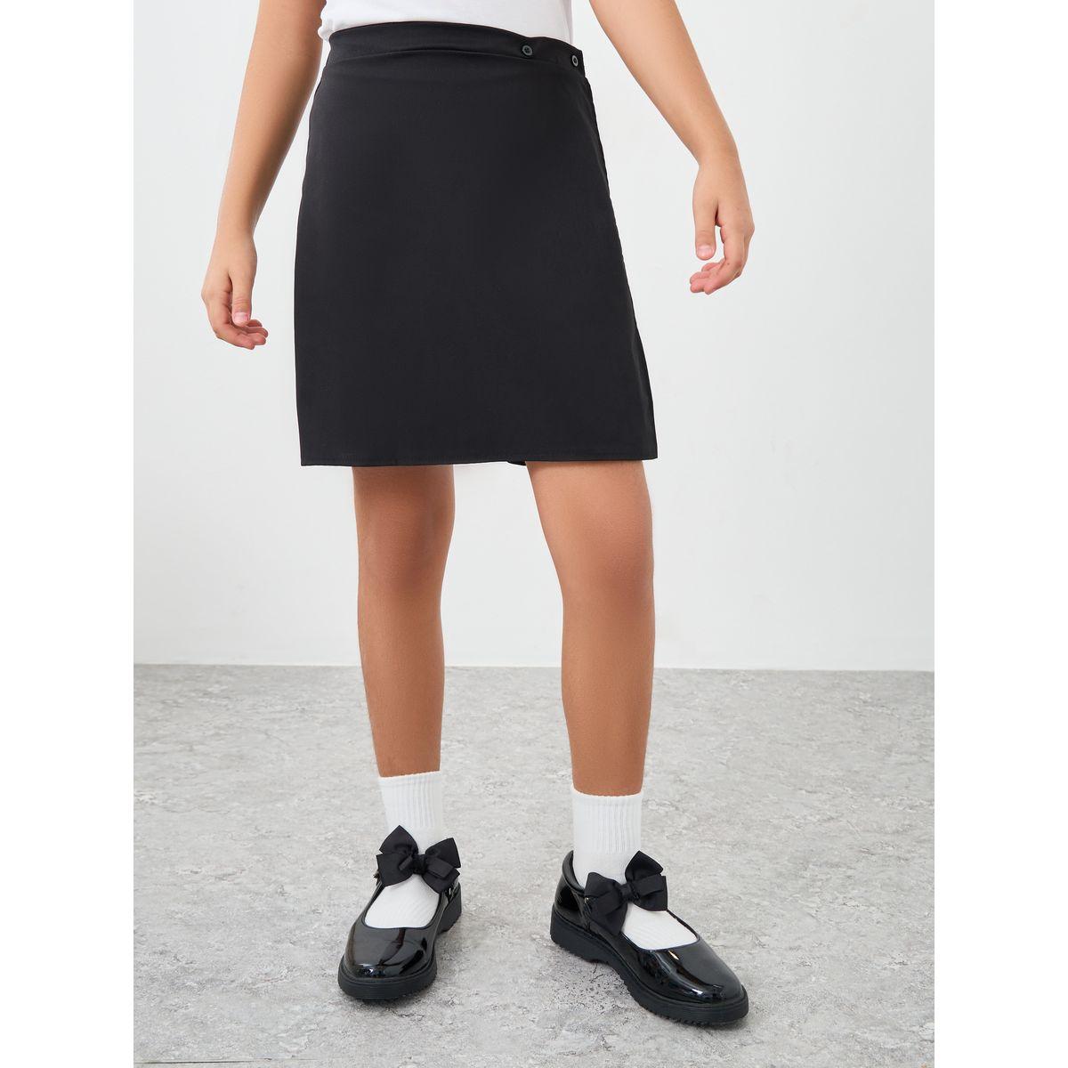 Styli Girls Black Plain Skorts with Button Detail-girls-clothing-schoolwear-bottoms-shorts-image-2