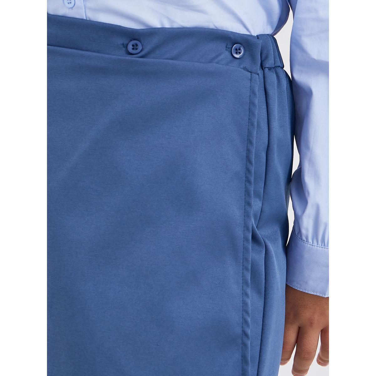 شورت بنمط تنورة بتفاصيل أزرار-girls-clothing-schoolwear-bottoms-shorts-image-3