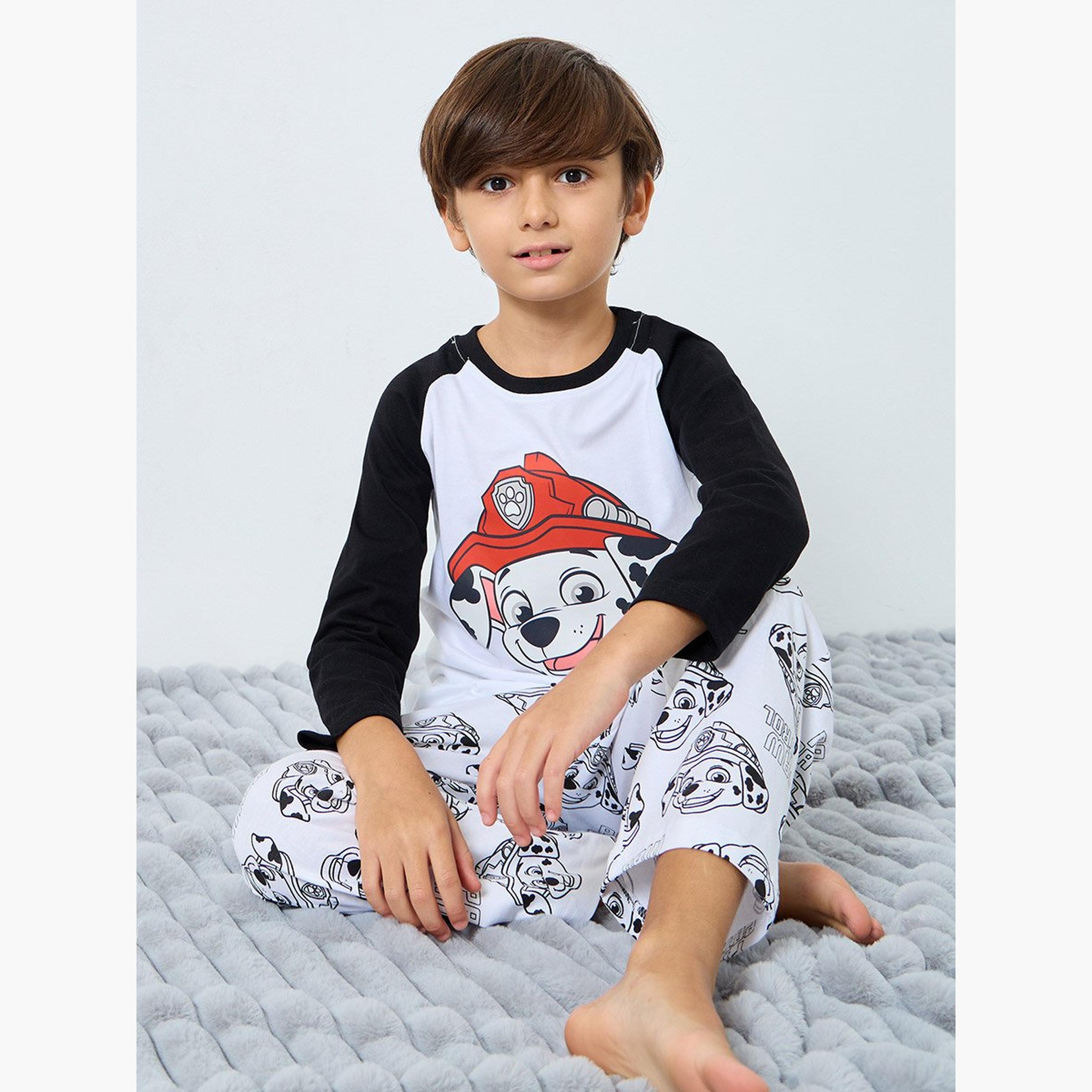 طقم من بنطال بيجاما وتيشيرت بطبعة باو باترول-boys-clothing-nightwear-image-2