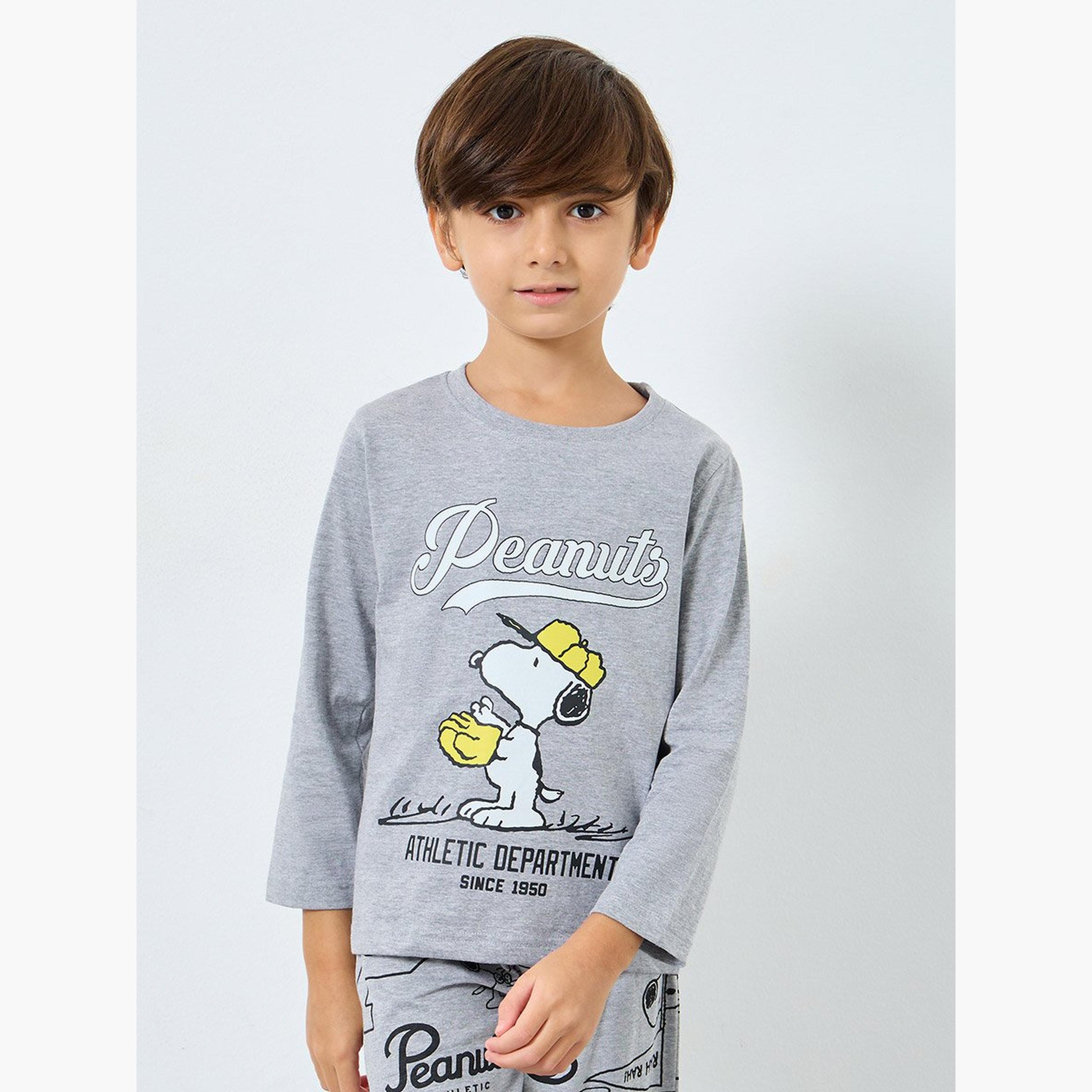 طقم من بنطال بيجاما وتيشيرت بطبعة سنوبي-boys-clothing-nightwear-image-2