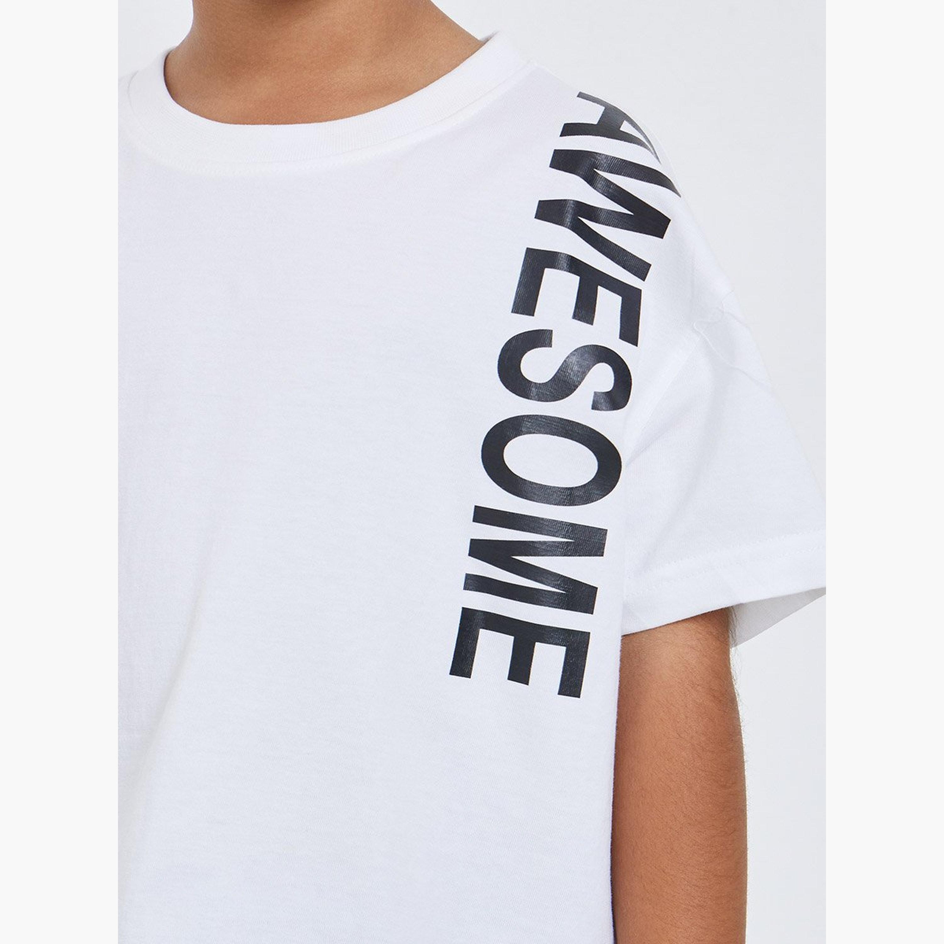 طقم منسق من شورت وتيشيرت بطبعة كتابة-boys-clothing-setsandcoords-image-3