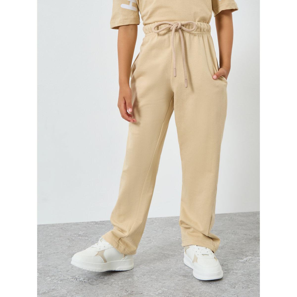 طقم من جوغر وتيشيرت بطبعة كتابة-boys-clothing-setsandcoords-image-5
