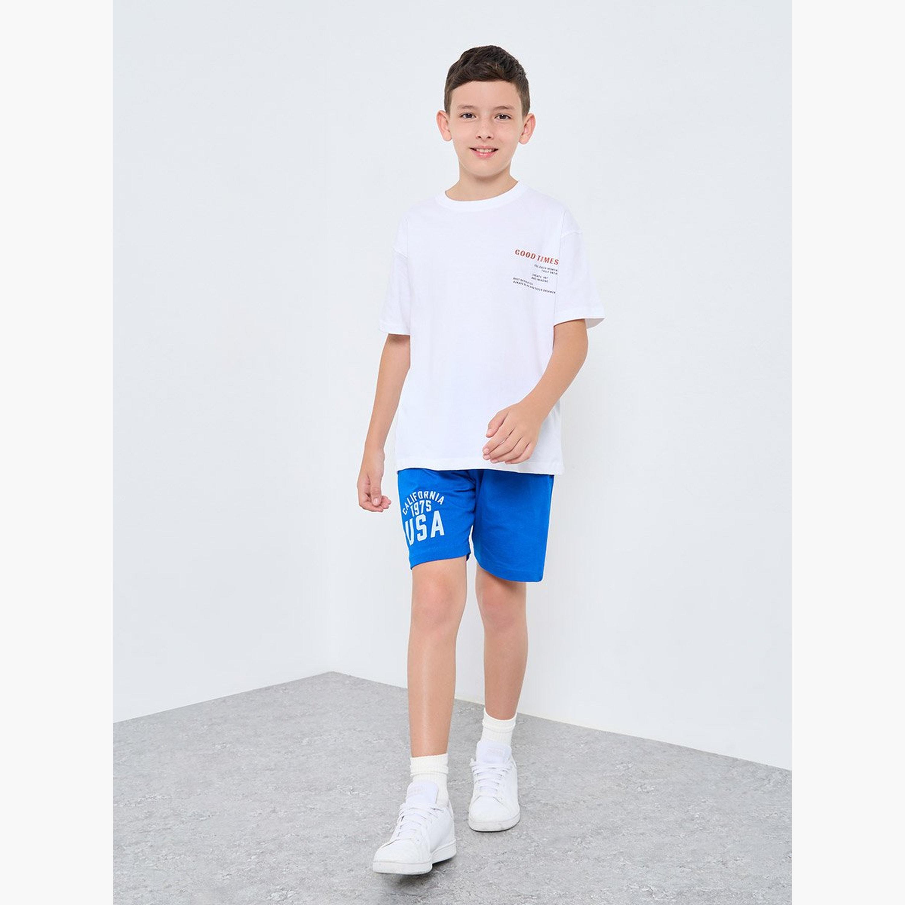 طقم من شورت وتيشيرت فضفاض-boys-clothing-setsandcoords-image-1