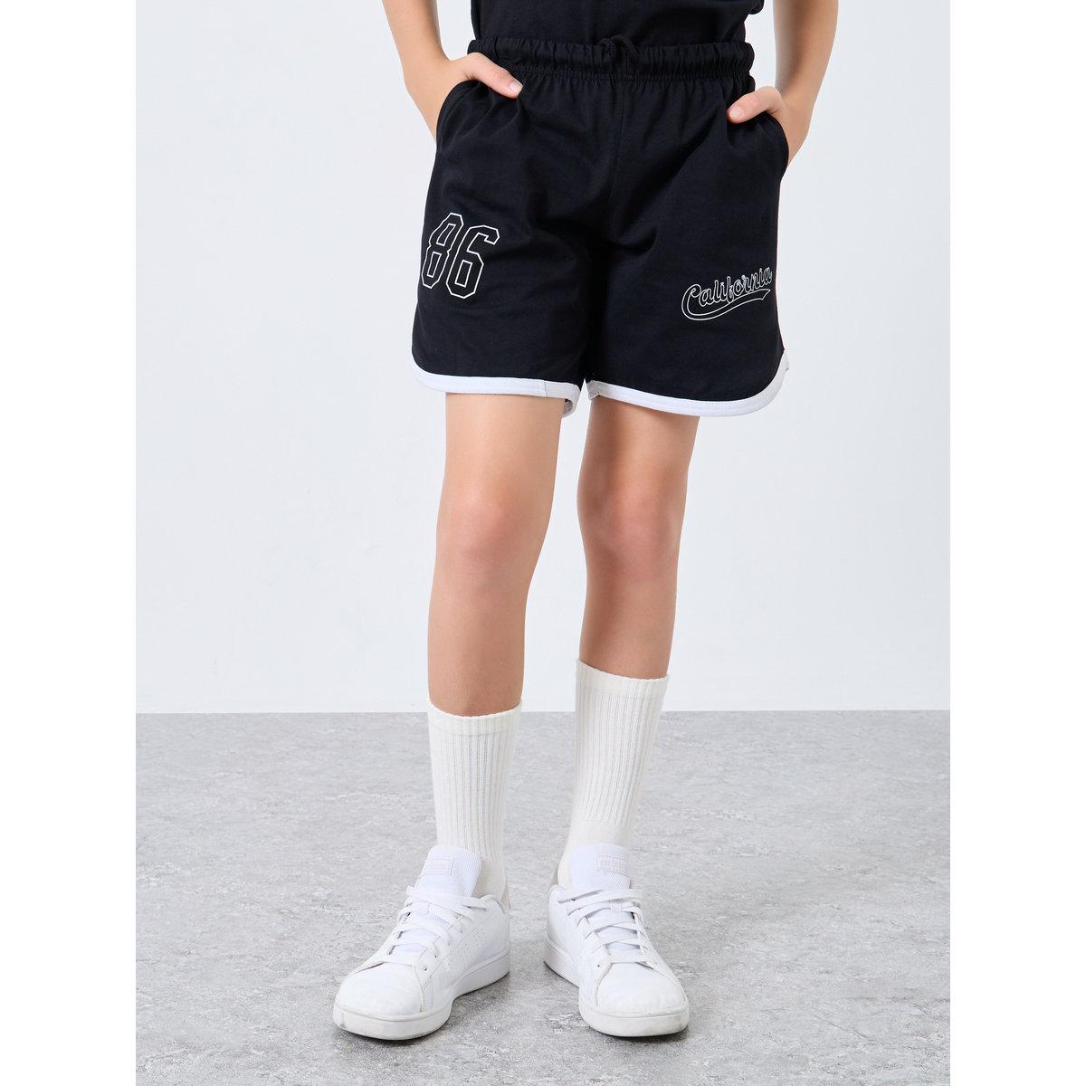 طقم من شورت وتيشيرت بتفاصيل طباعة-boys-clothing-setsandcoords-image-5