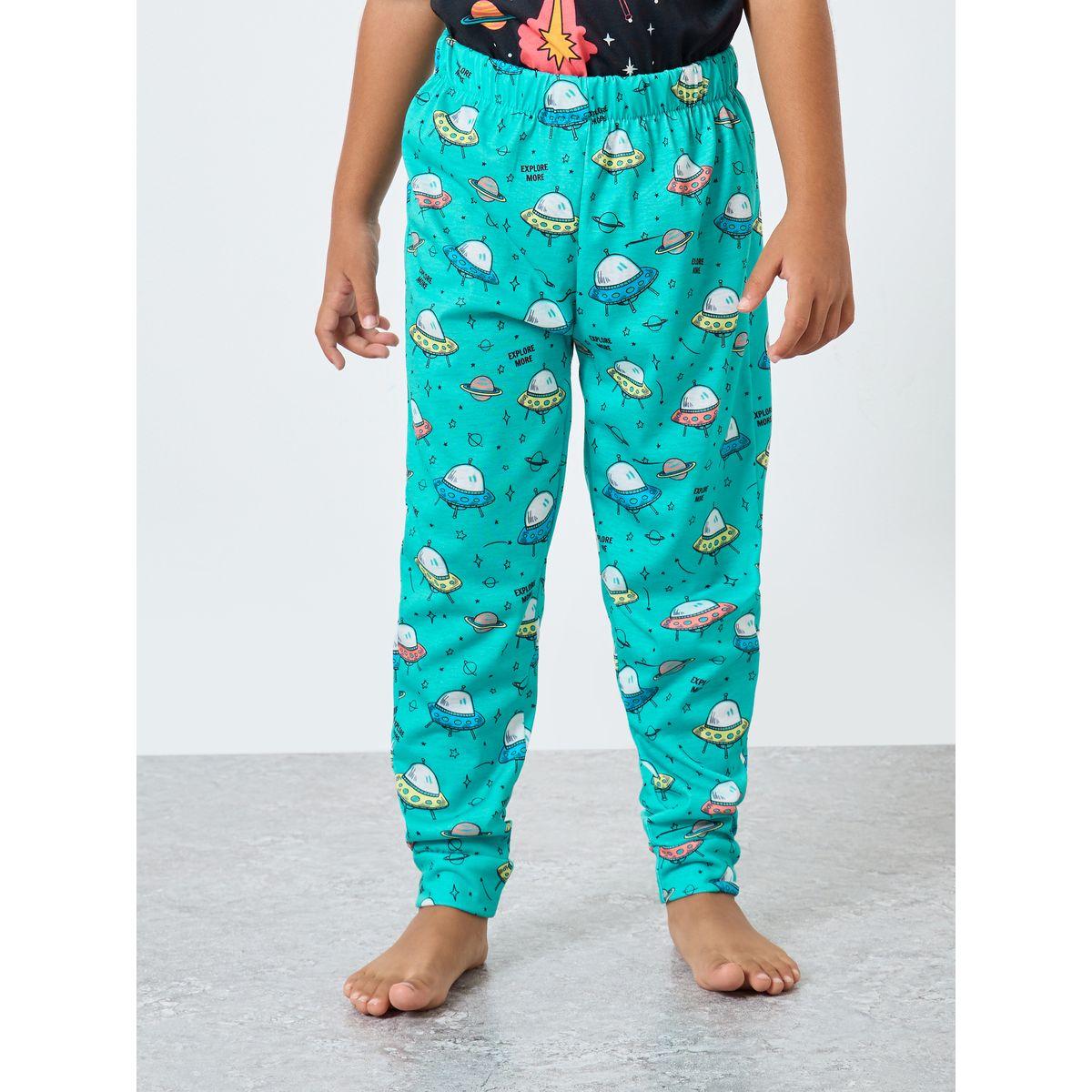 طقم بيجاما من بنطال وتيشيرت بطبعة جرافيك-boys-clothing-nightwear-image-5