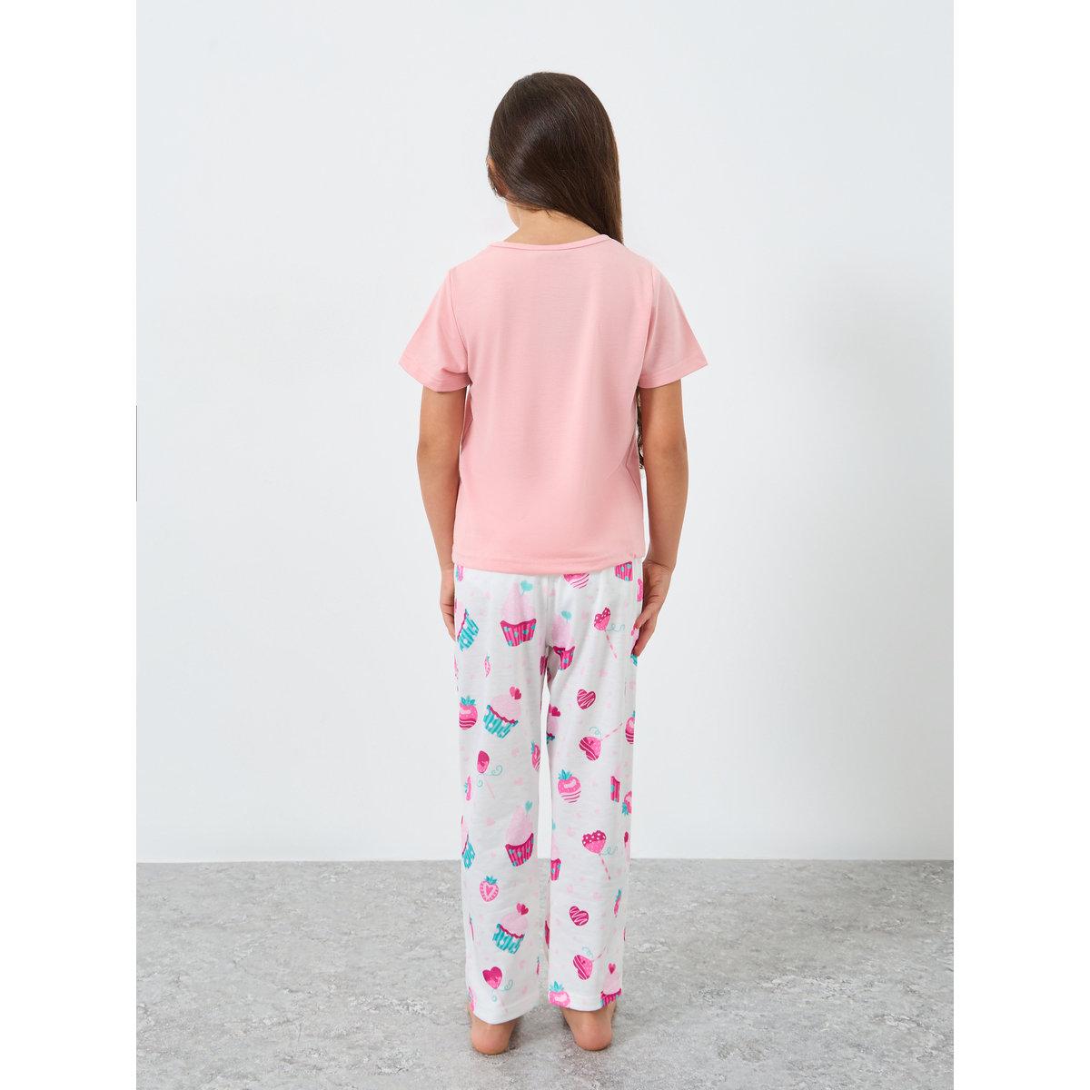 طقم من بنطال بيجاما وتيشيرت بطبعة جرافيك-girls-clothing-nightwear-image-4