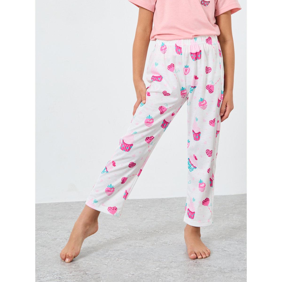 طقم من بنطال بيجاما وتيشيرت بطبعة جرافيك-girls-clothing-nightwear-image-5