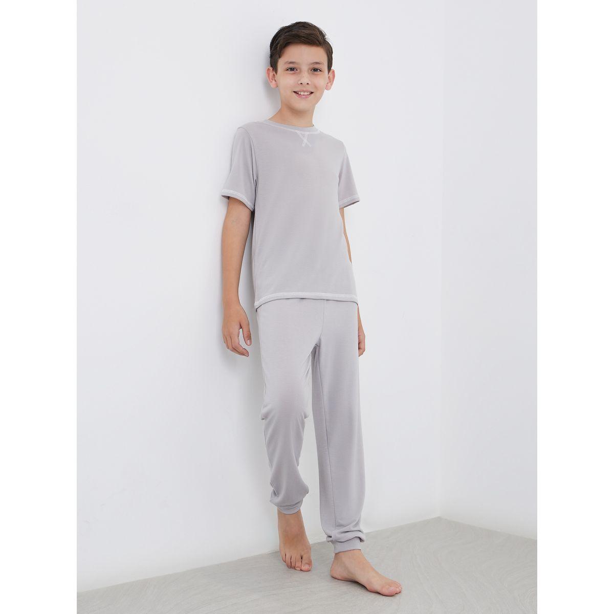 طقم من بنطال بيجاما وتيشيرت بأكمام قصيرة-boys-clothing-nightwear-image-1