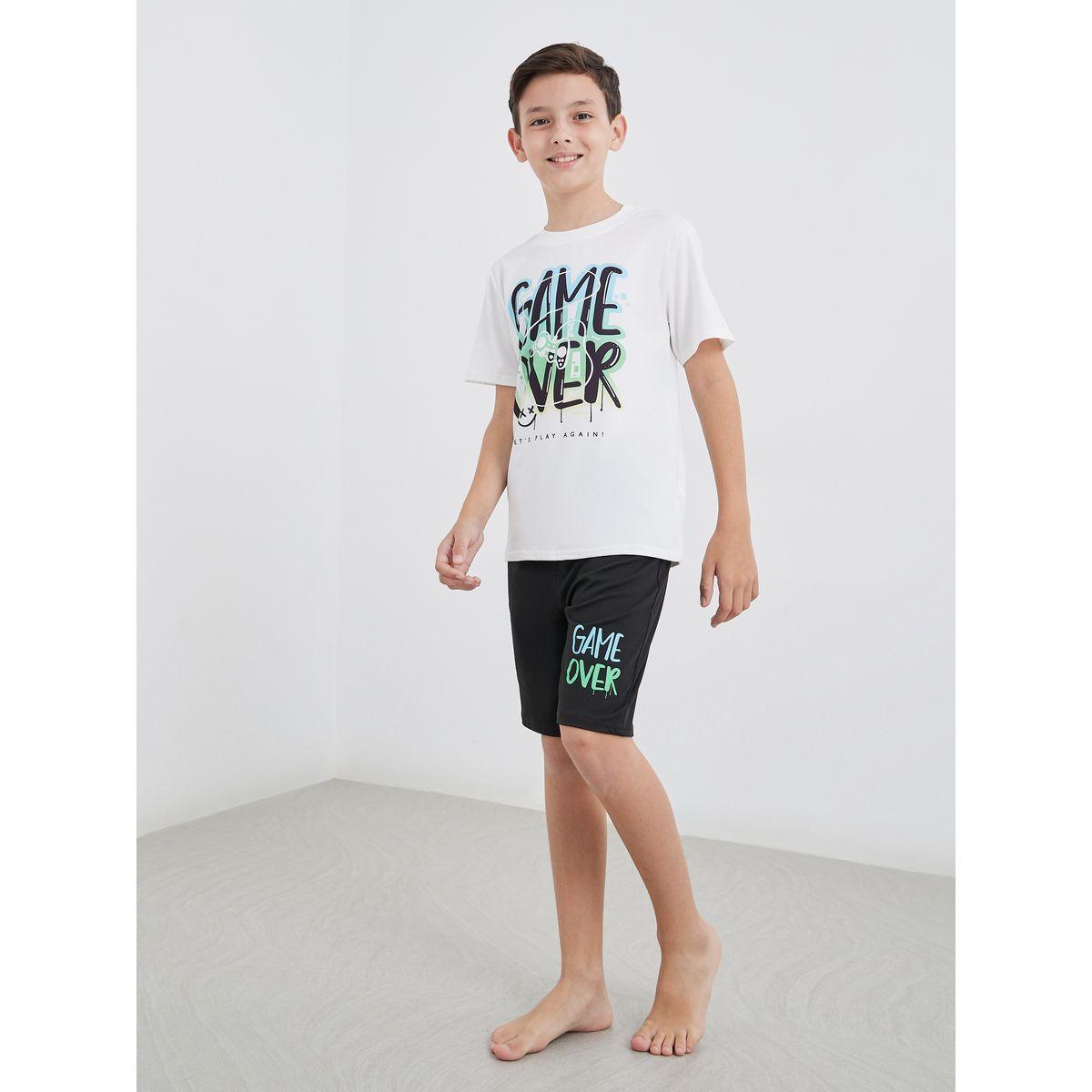 طقم من شورت وتيشيرت بطبعة كتابة-boys-clothing-nightwear-image-1
