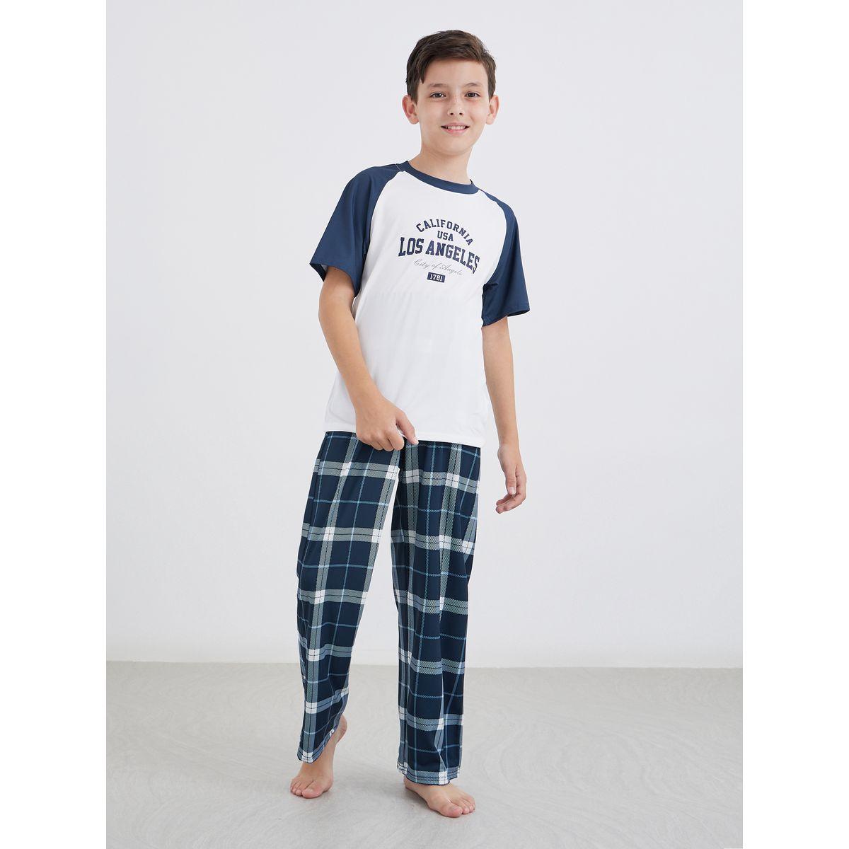 طقم من بنطال بيجاما وتيشيرت مُطبع بأكمام ريجلان-boys-clothing-nightwear-image-2