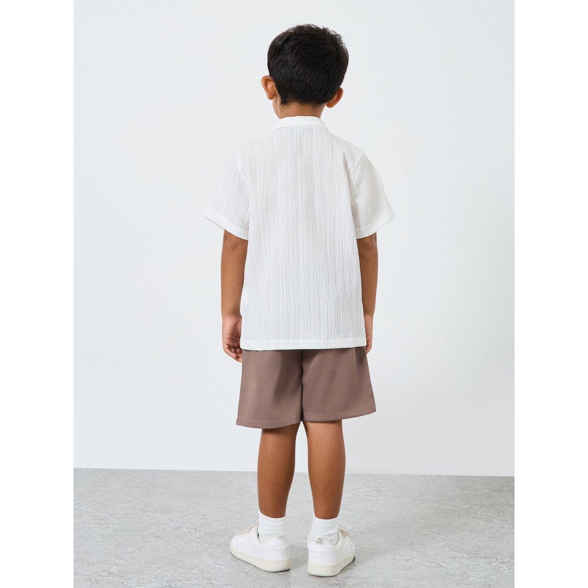 مجموعة من شورت وقميص بتفاصيل مُطرّزة-boys-clothing-setsandcoords-image-4