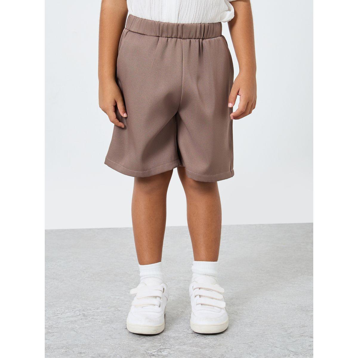 مجموعة من شورت وقميص بتفاصيل مُطرّزة-boys-clothing-setsandcoords-image-5