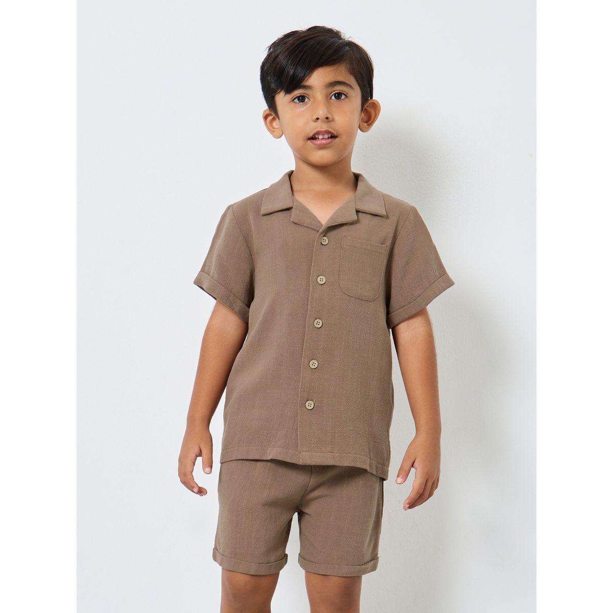 مجموعة من شورت وقميص بتفاصيل جيب-boys-clothing-setsandcoords-image-2