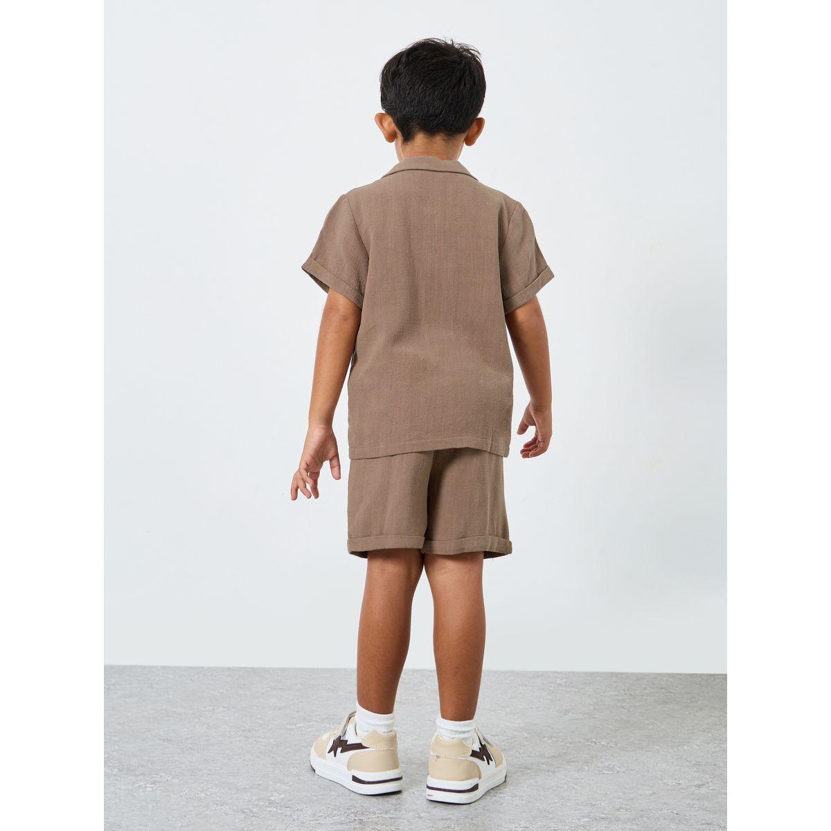 مجموعة من شورت وقميص بتفاصيل جيب-boys-clothing-setsandcoords-image-4