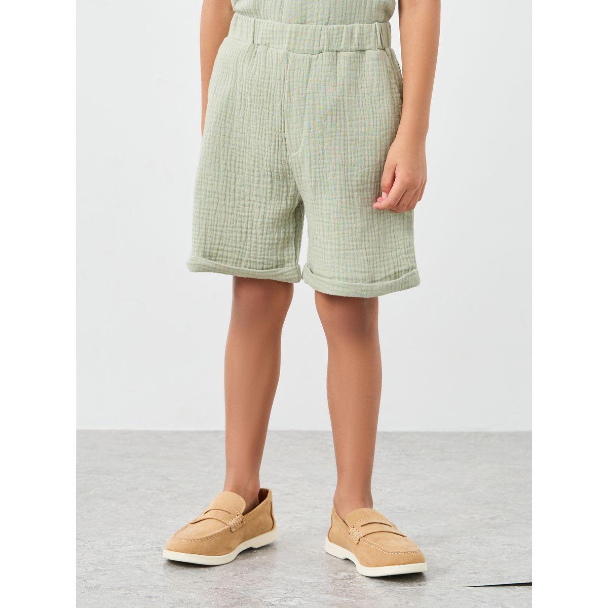 طقم منسق من شورت وقميص بتفاصيل بارزة الملمس-boys-clothing-setsandcoords-image-4