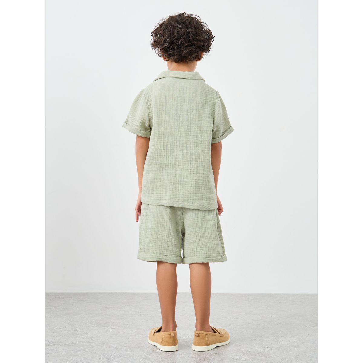 طقم منسق من شورت وقميص بتفاصيل بارزة الملمس-boys-clothing-setsandcoords-image-5