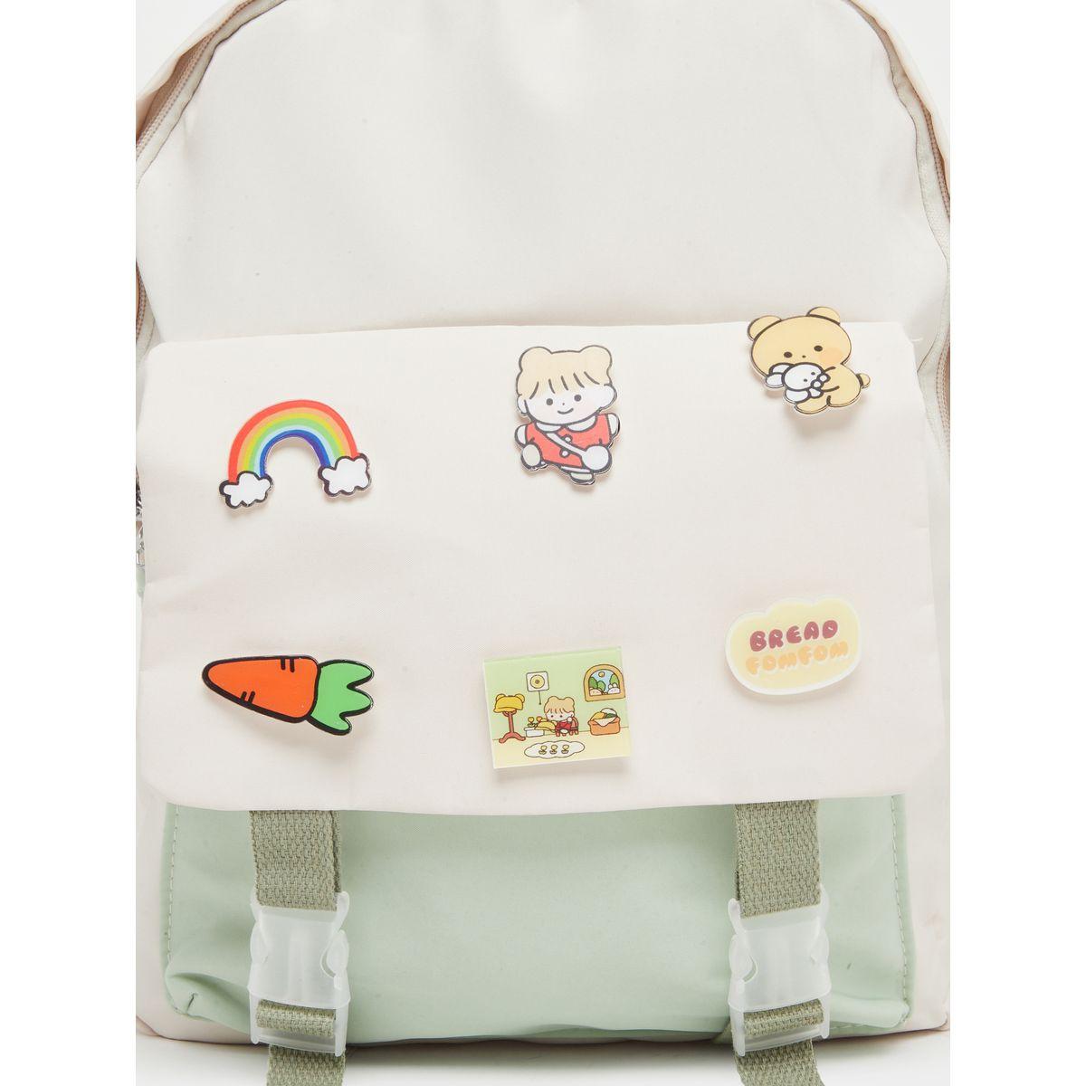 شنطة ظهر بتفاصيل شارات، 40*30*14 سم-school-bagsandbackpacks-backpacks-image-4